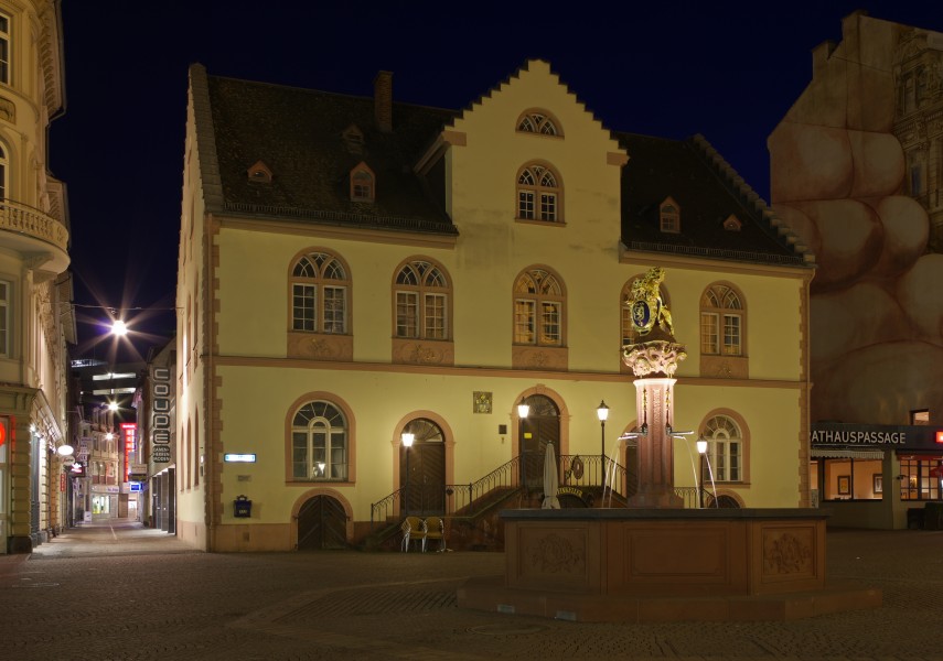 Wiesbaden Altes Rathaus BW 2017-04-24 21-40-17
