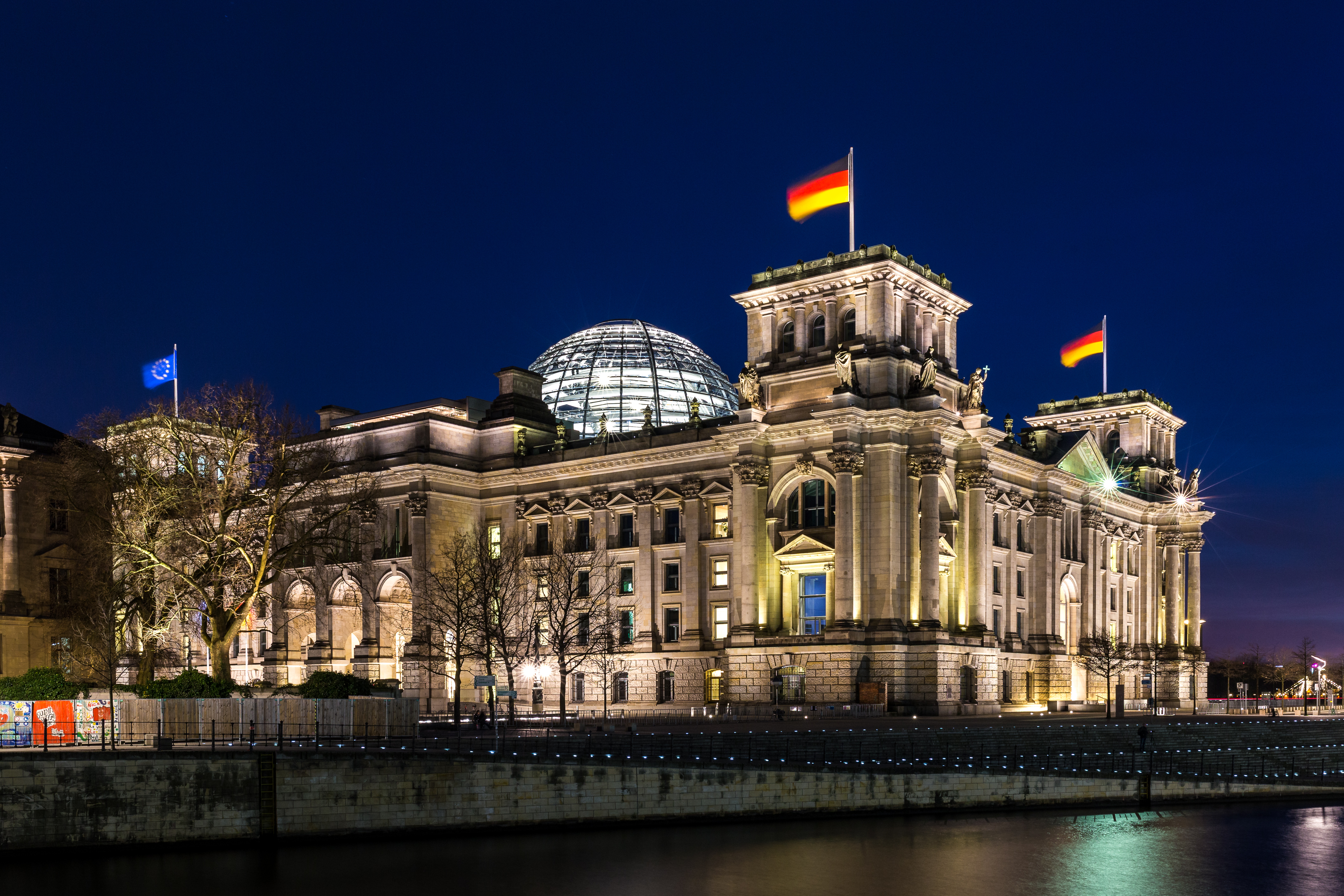 Reichstagsgebäude bei Nacht, Berlin-Mitte, 170325, ako