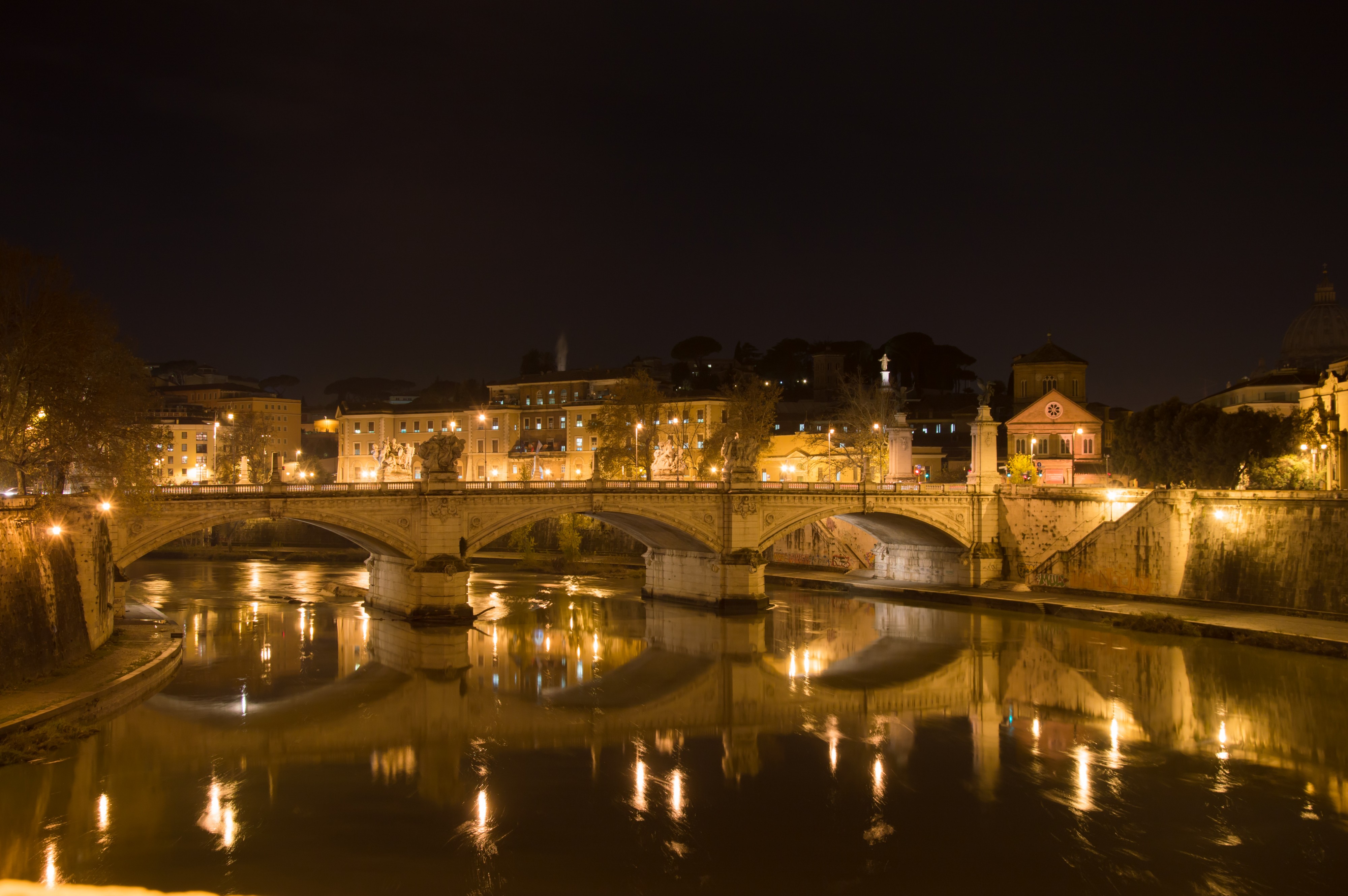 Bridge Vittorio Emanuele II at Night