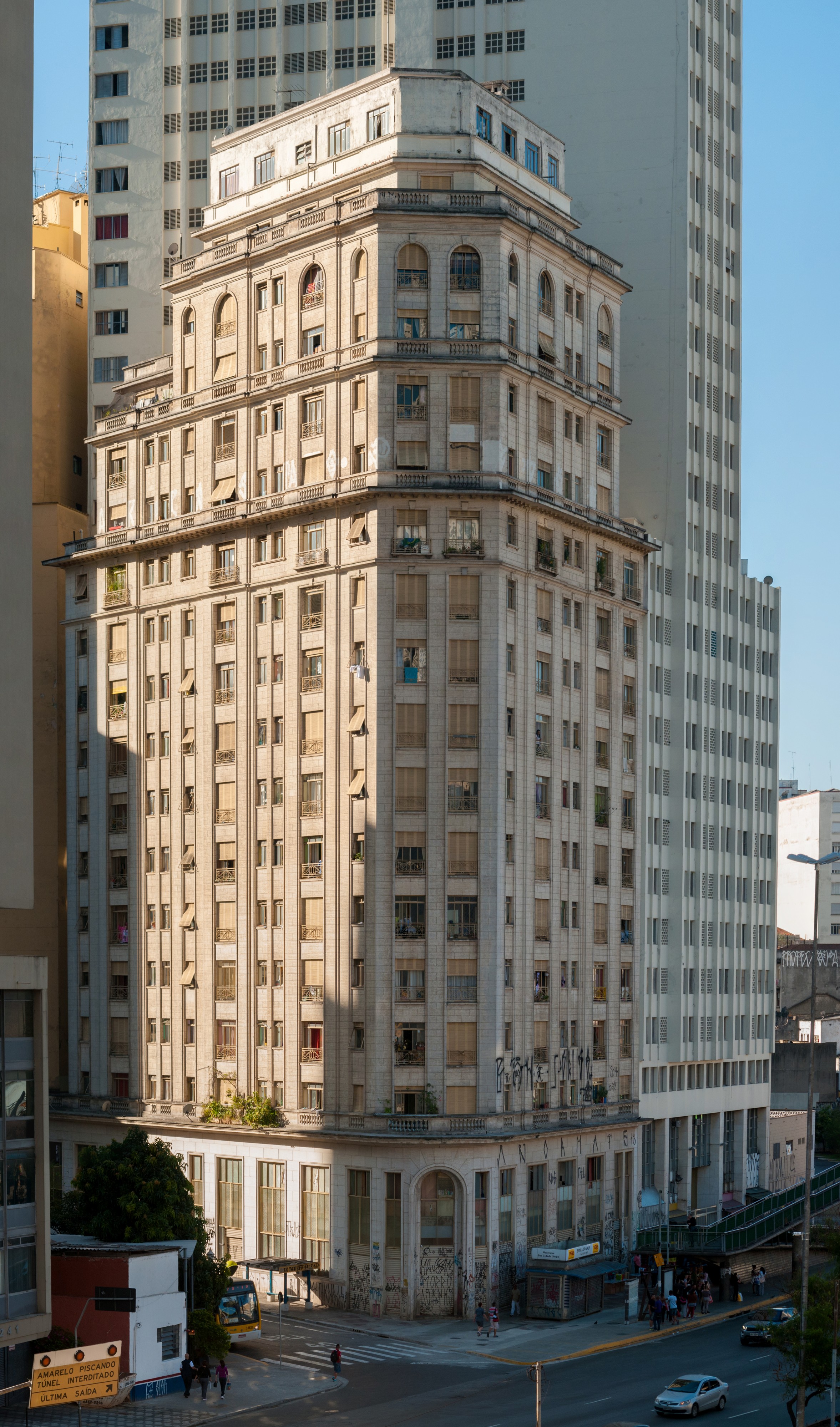 Building in São Paulo 05