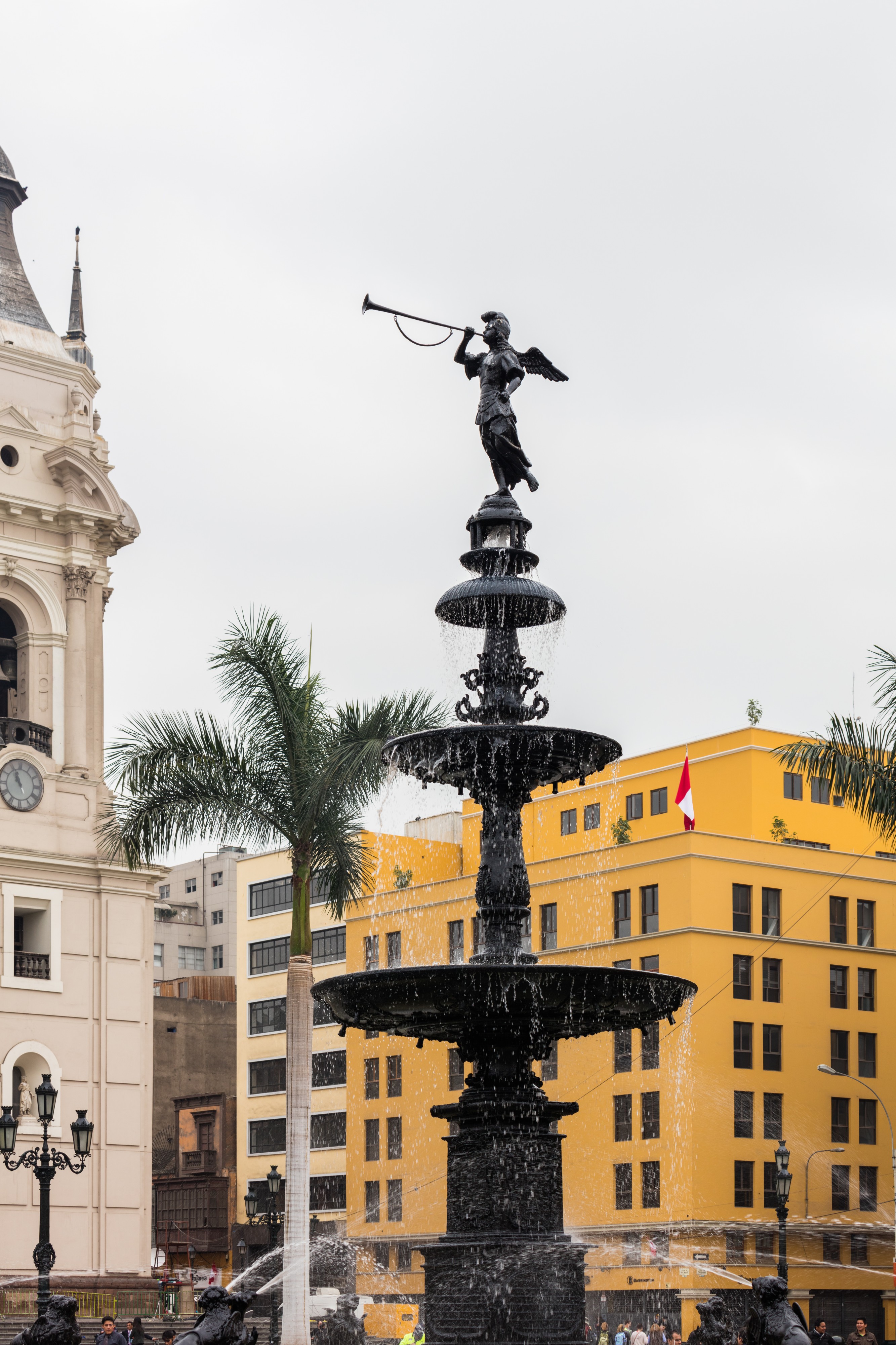 Fuente, Plaza de Armas, Lima, Perú, 2015-07-28, DD 28