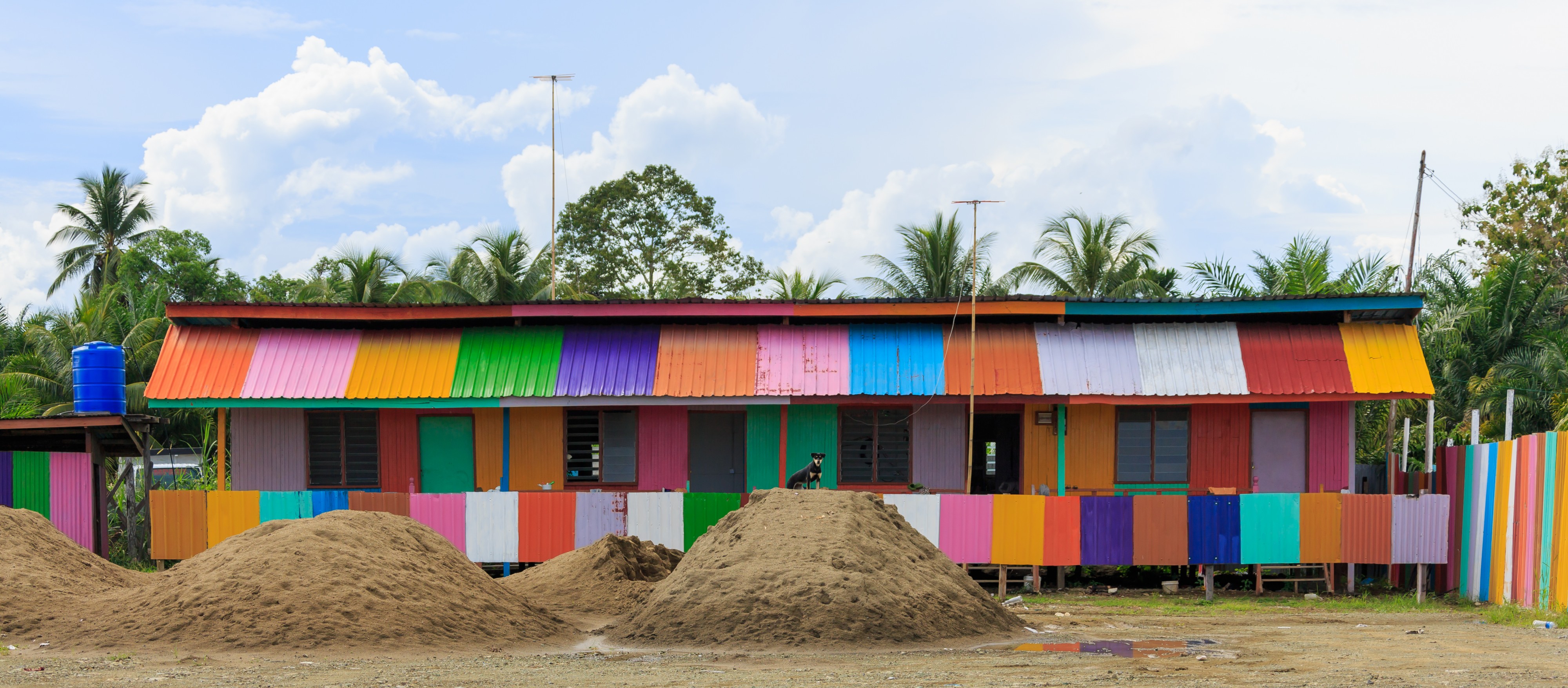 Semporna Sabah Multicoloured-longhouse-01