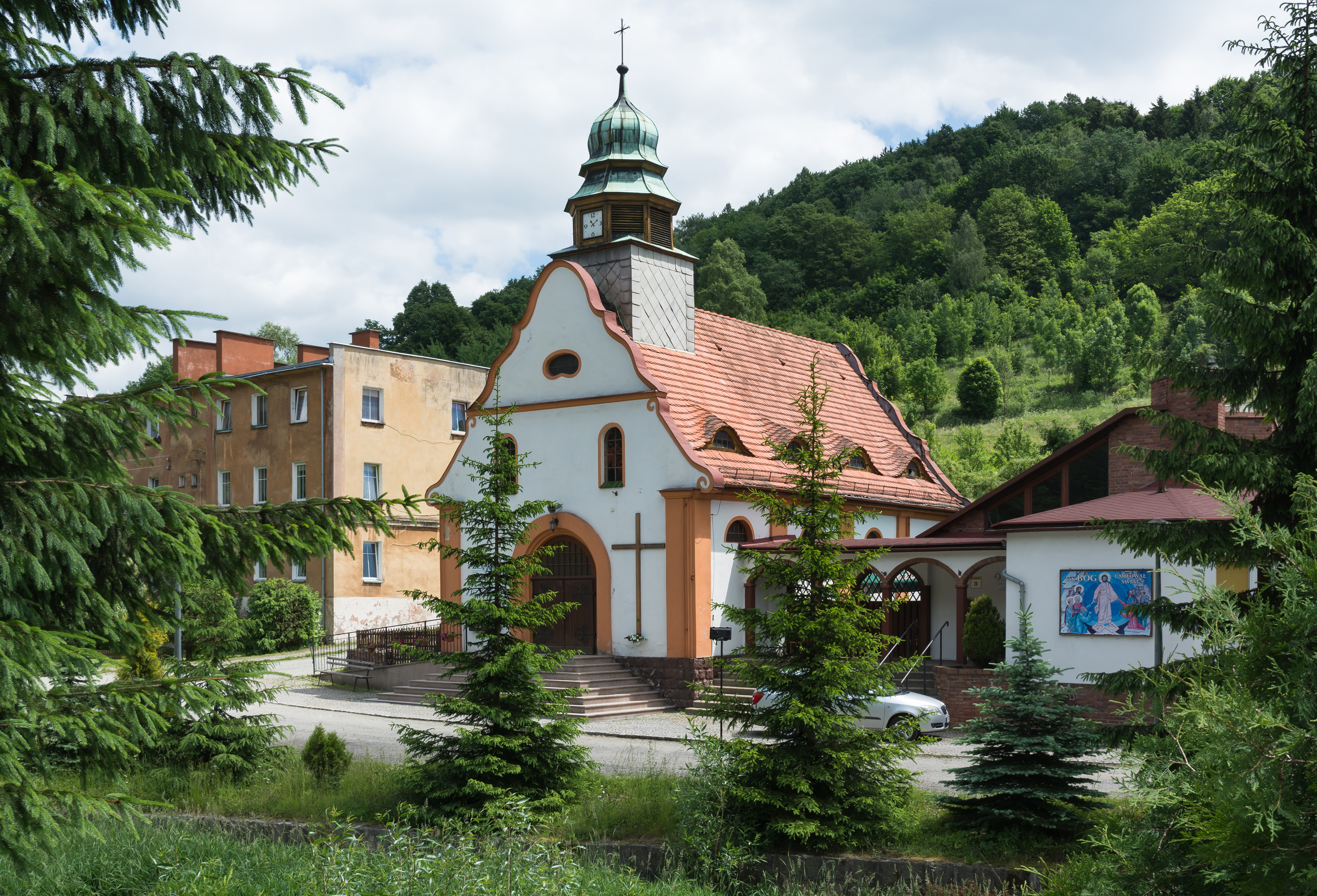 2016 Kościół św. Piotra Kanizjusza we Włodowicach 02