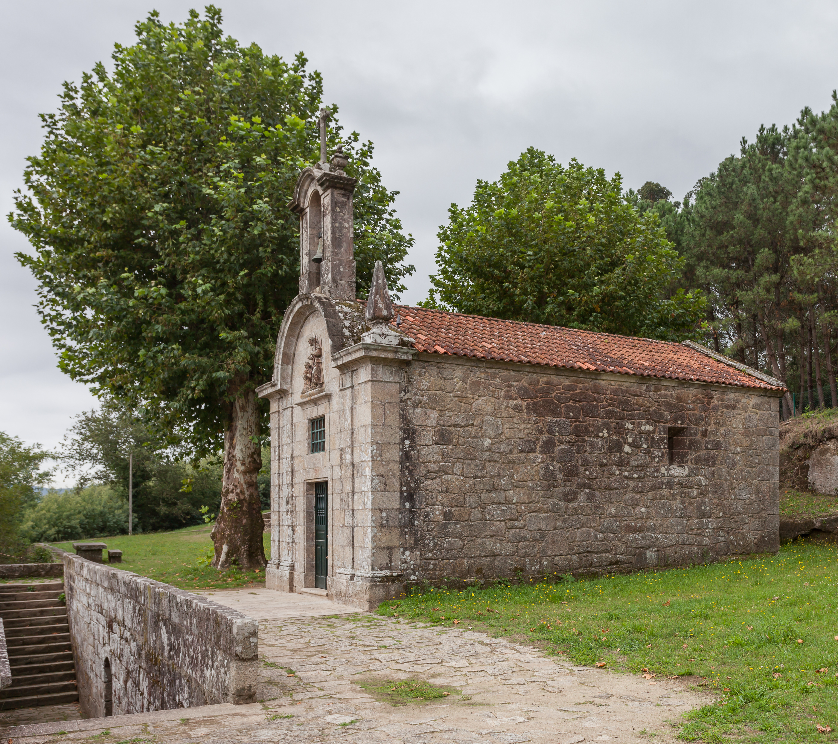 A igrexa de Santiaguiño do Monte. Monte de San Gregorio. Padrón. Galiza