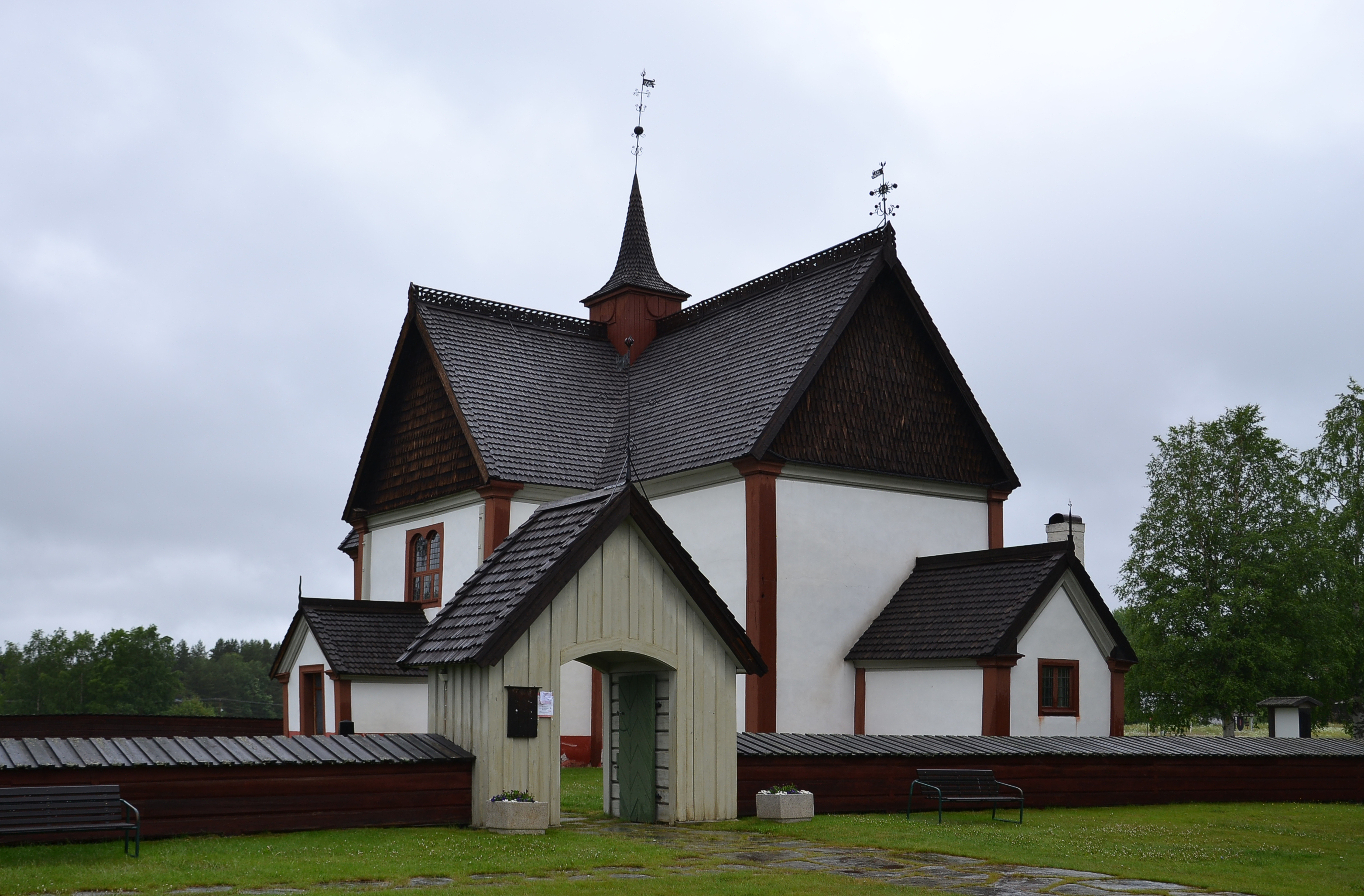 Älvros old church