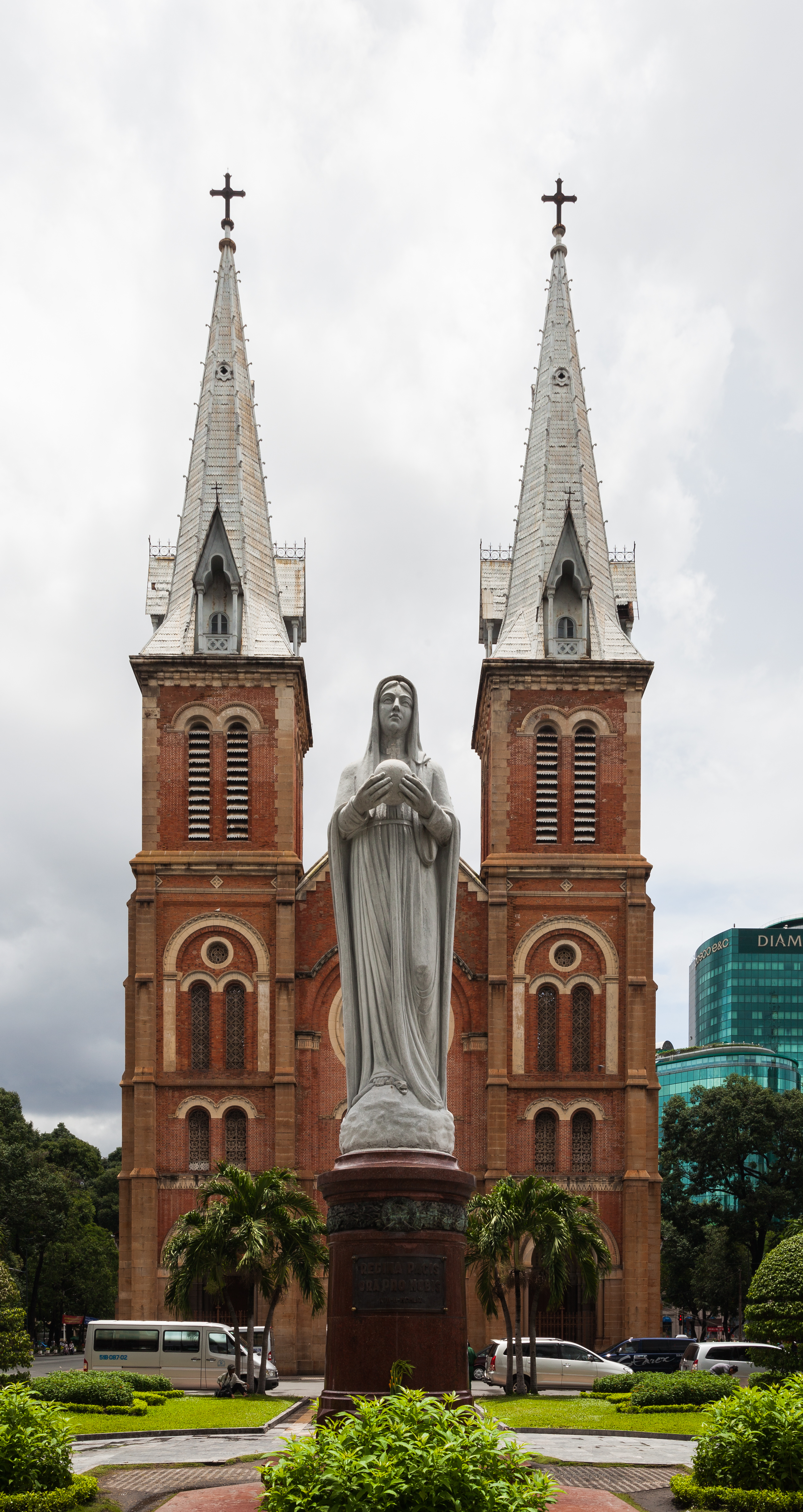 Basílica de Nuestra Señora, Ciudad Ho Chi Minh, Vietnam, 2013-08-14, DD 05