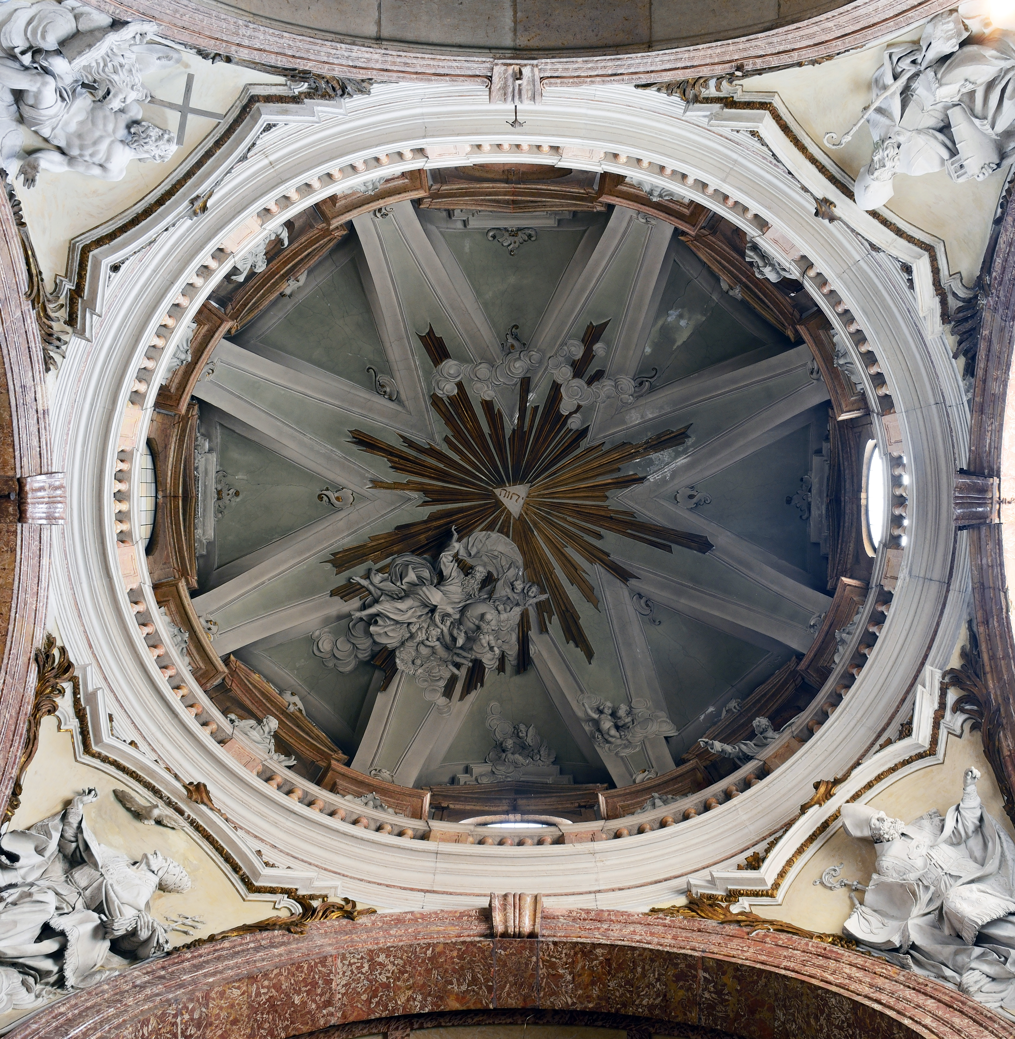 Ceiling of right chapel in Duomo (Verona)