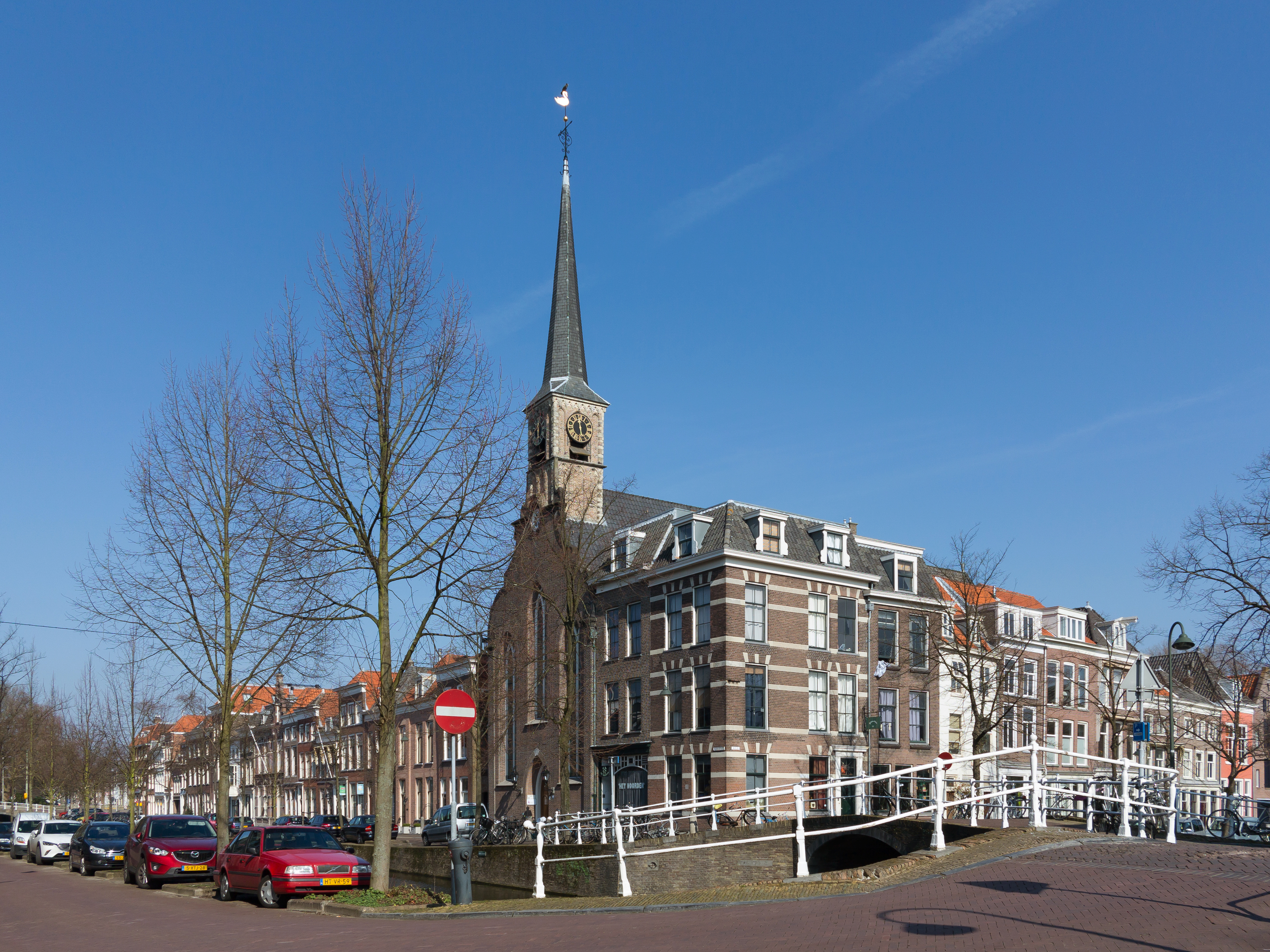 Delft, de Lutherse kerk in straatzicht RM11951 foto6 2016-03-13 11.55