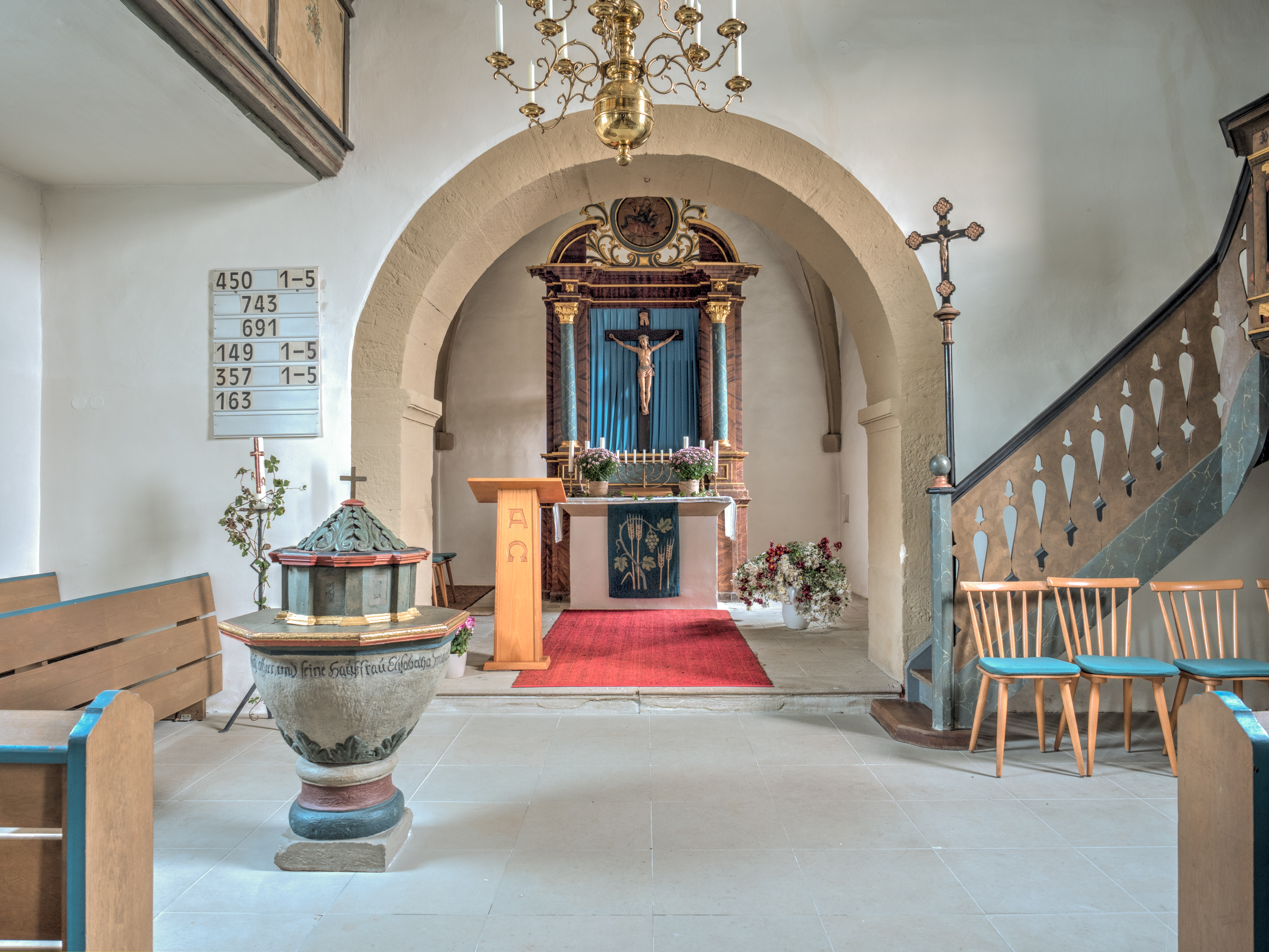 Ebersbrunn-Kirche-Altar-130071-HDR