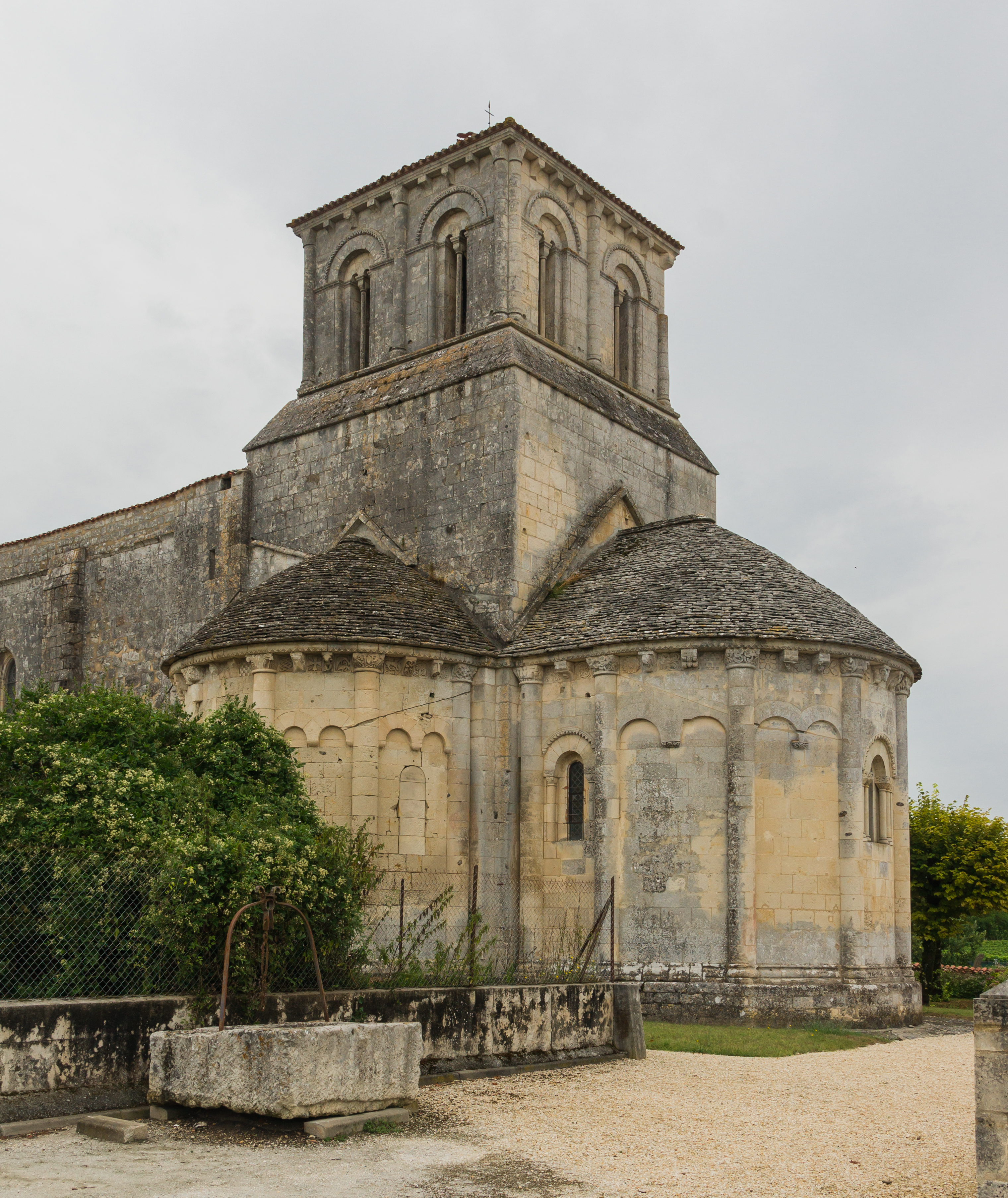 Eglise Marignac abside Charente-Maritime