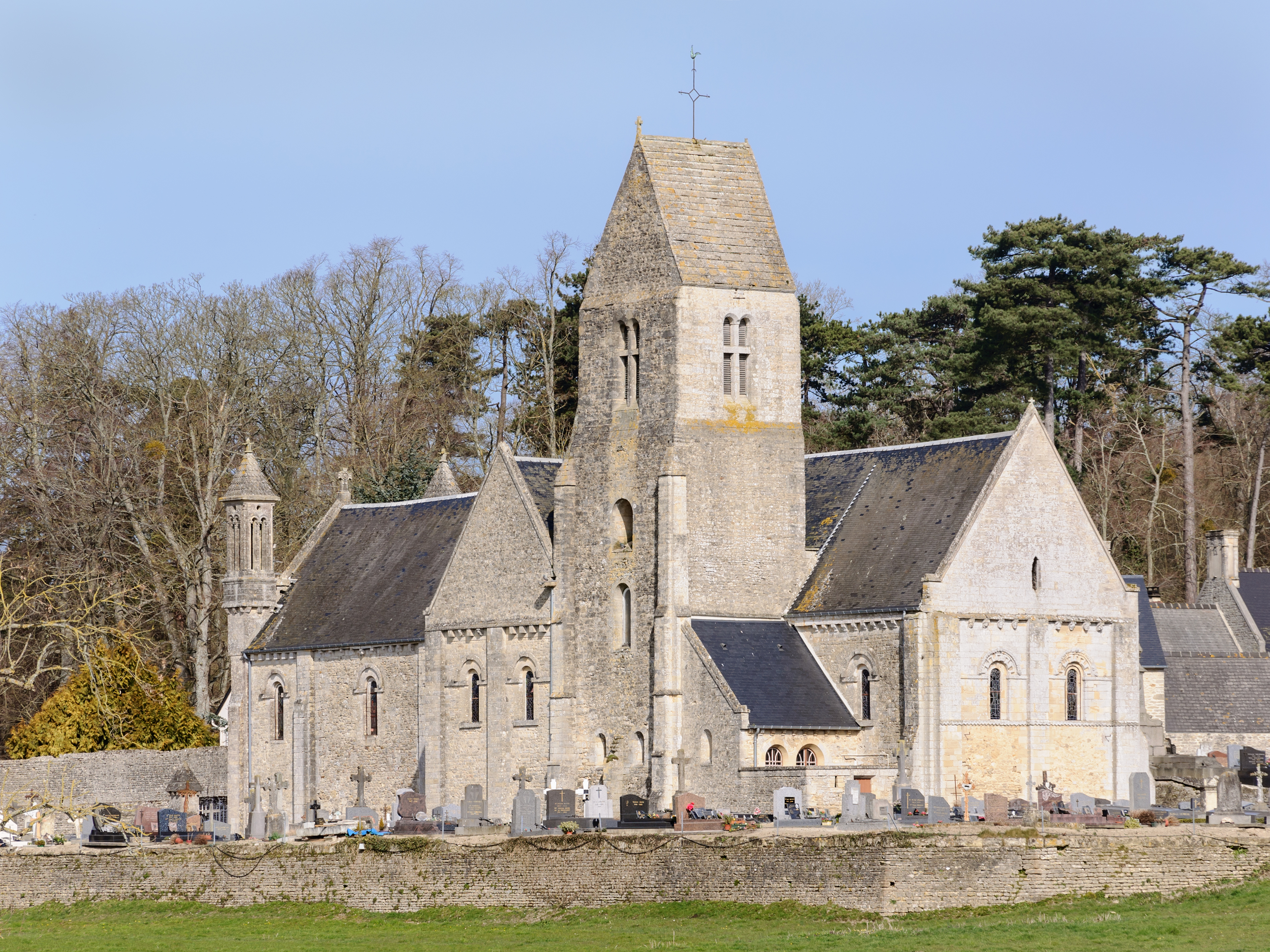 Eglise Saint-Aubin Vaux-sur-Aure
