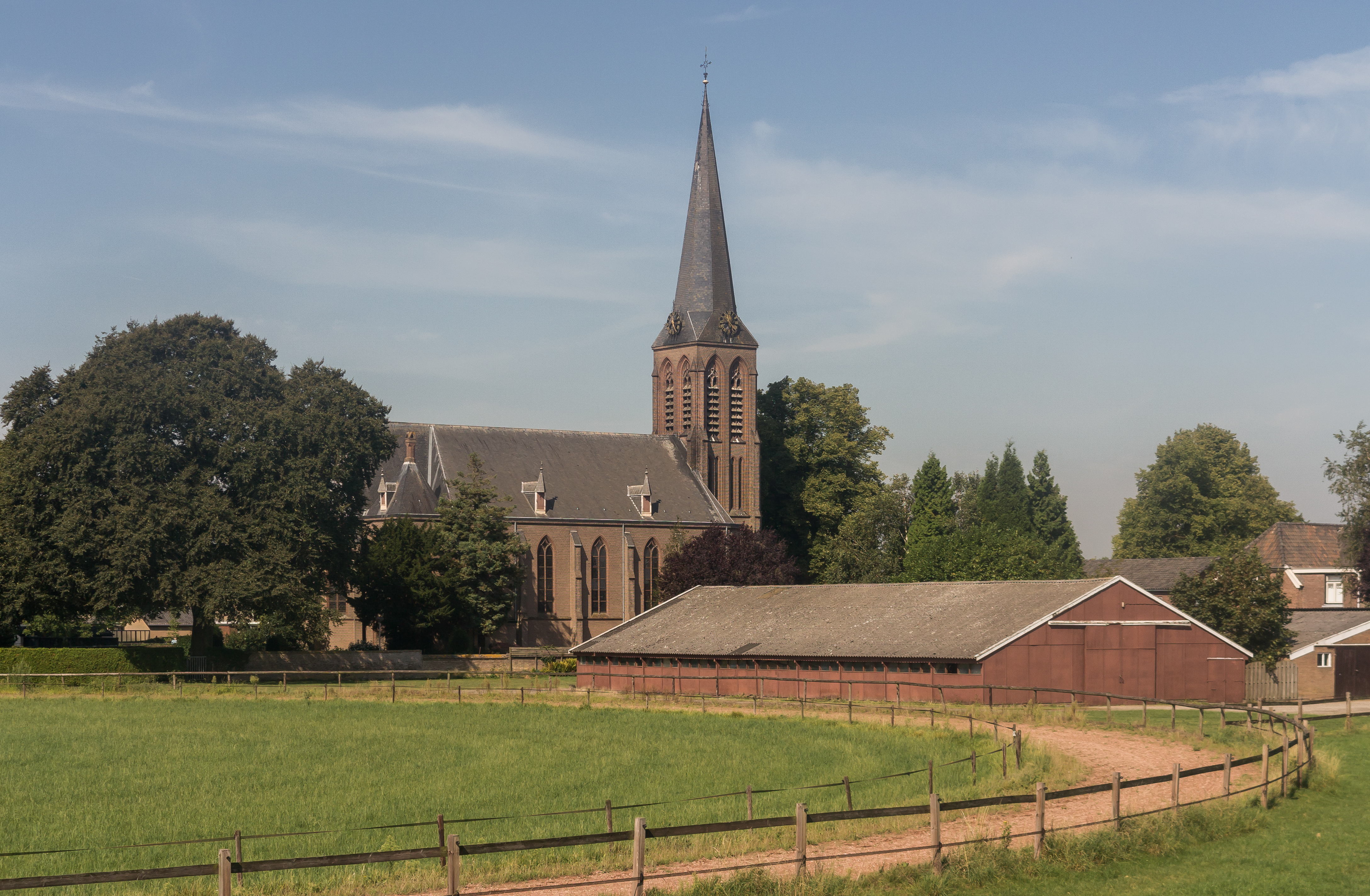 Herwen, de Sint Martinuskerk RM515549 foto4 2015-08-20 11.19