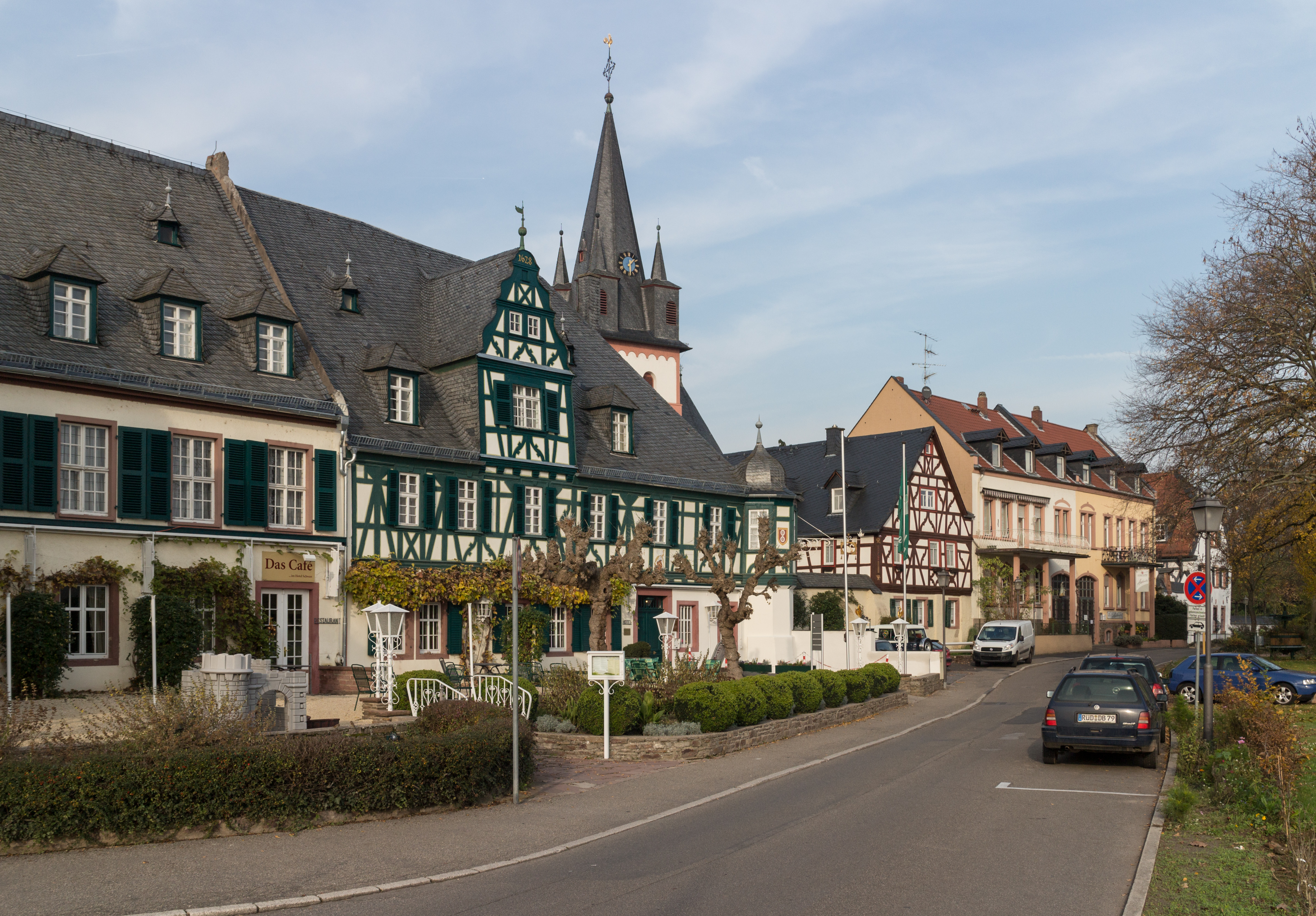 Hotel Schwan and Rheinallee, Oestrich 20141122 1