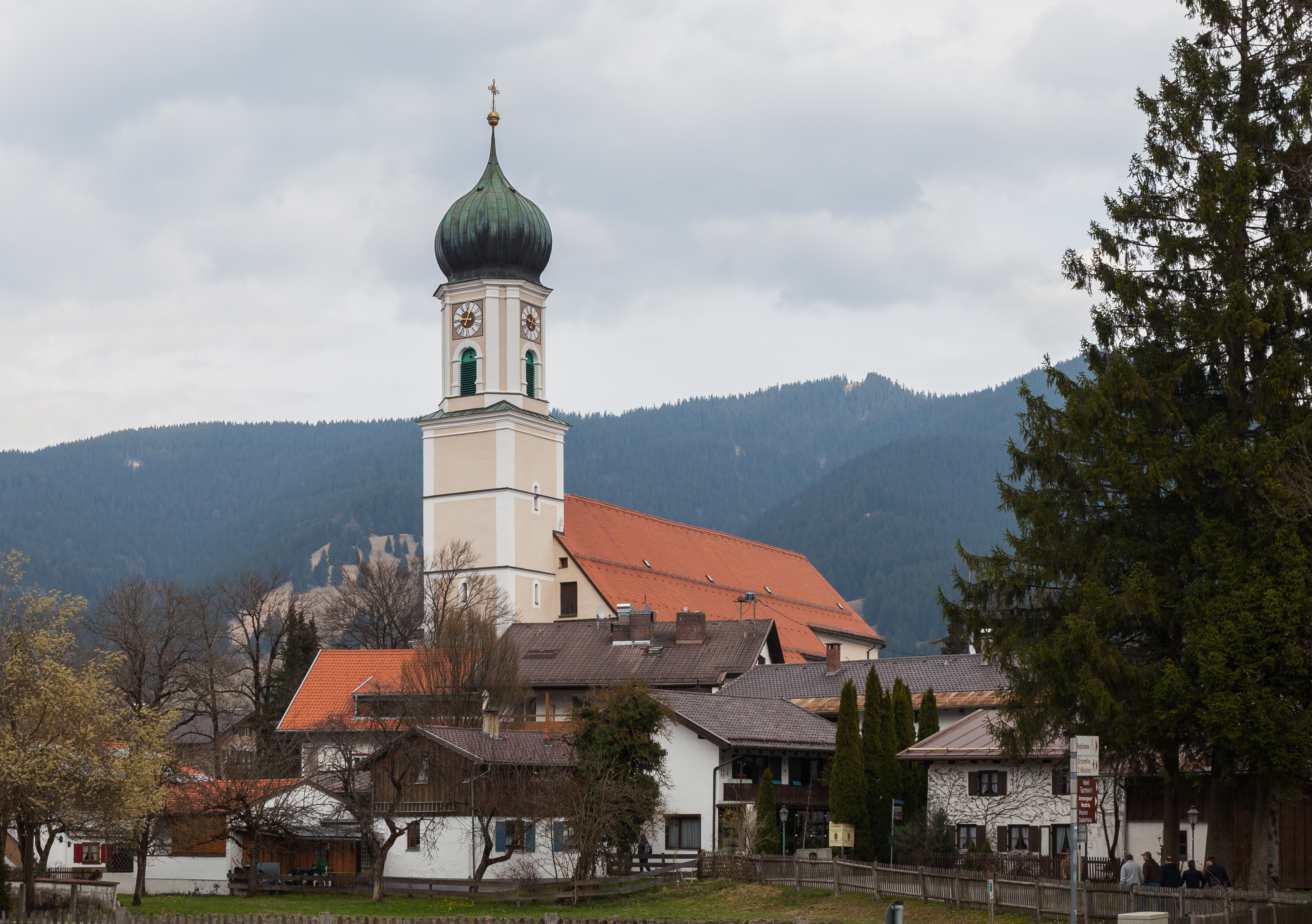 Iglesia de San Pedro y Pablo, Oberammergau, Baviera, Alemania, 2014-03-22, DD 28