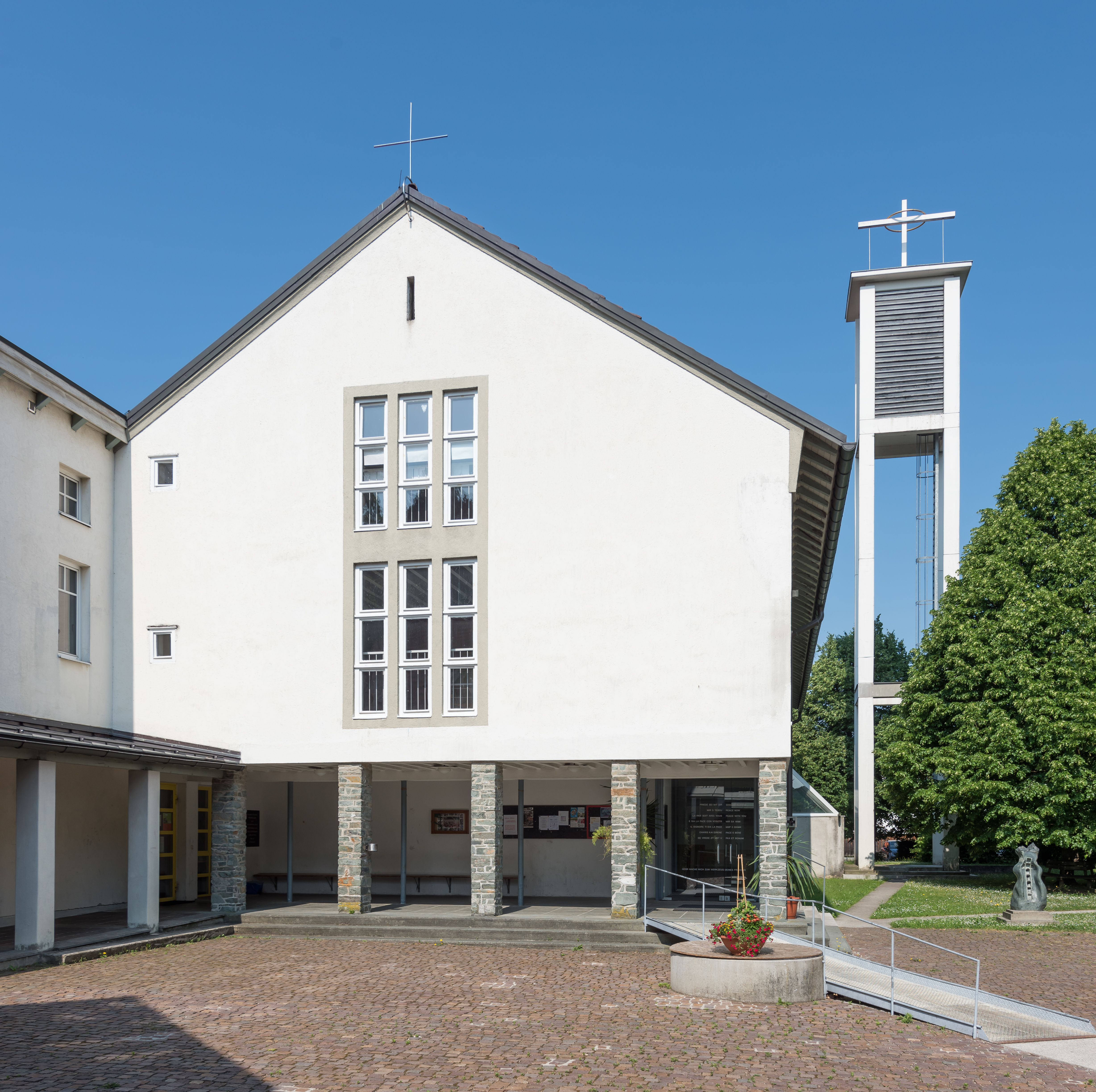 Klagenfurt Welzenegg Afritschstrasse 76 Pfarrkirche Herz Jesu 10062015 4635