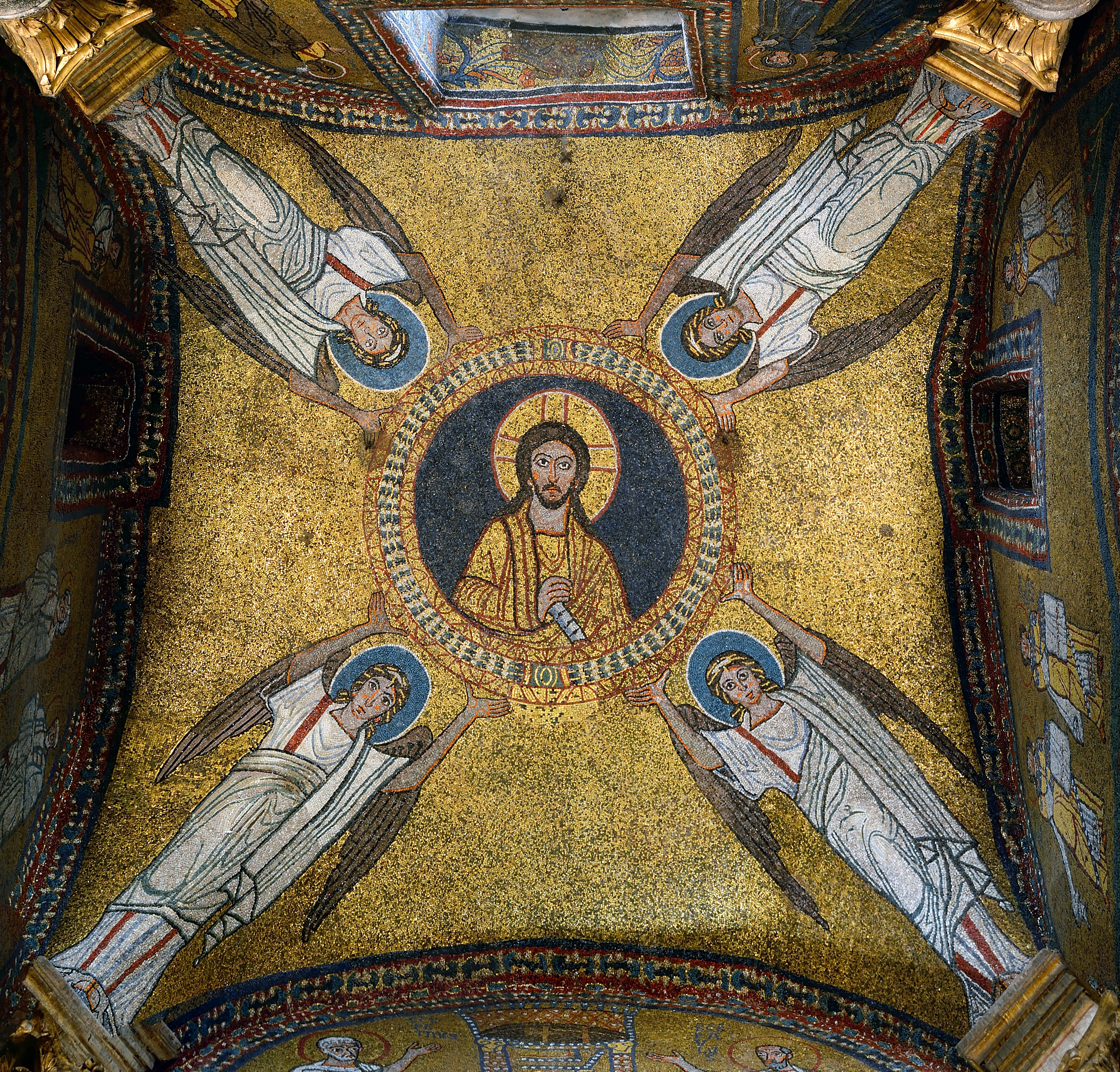 Mosaic of the vault of the chapel of San Zeno (IX century)