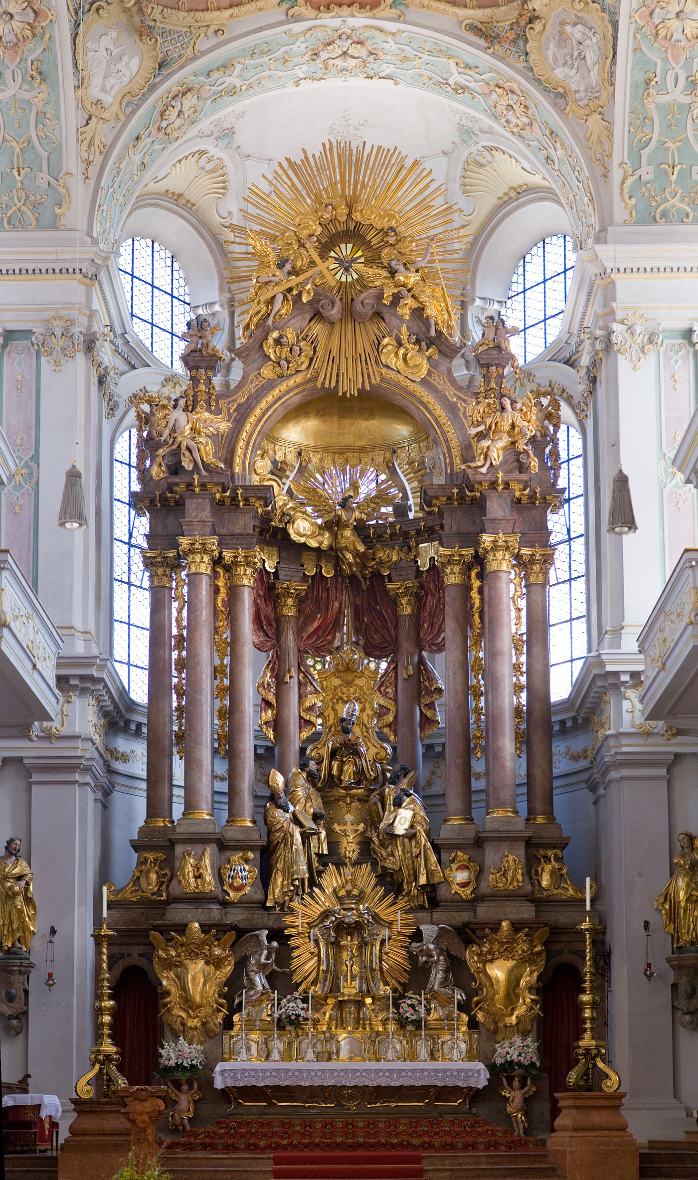 Peterskirche Munich - St Peter's Church Altar