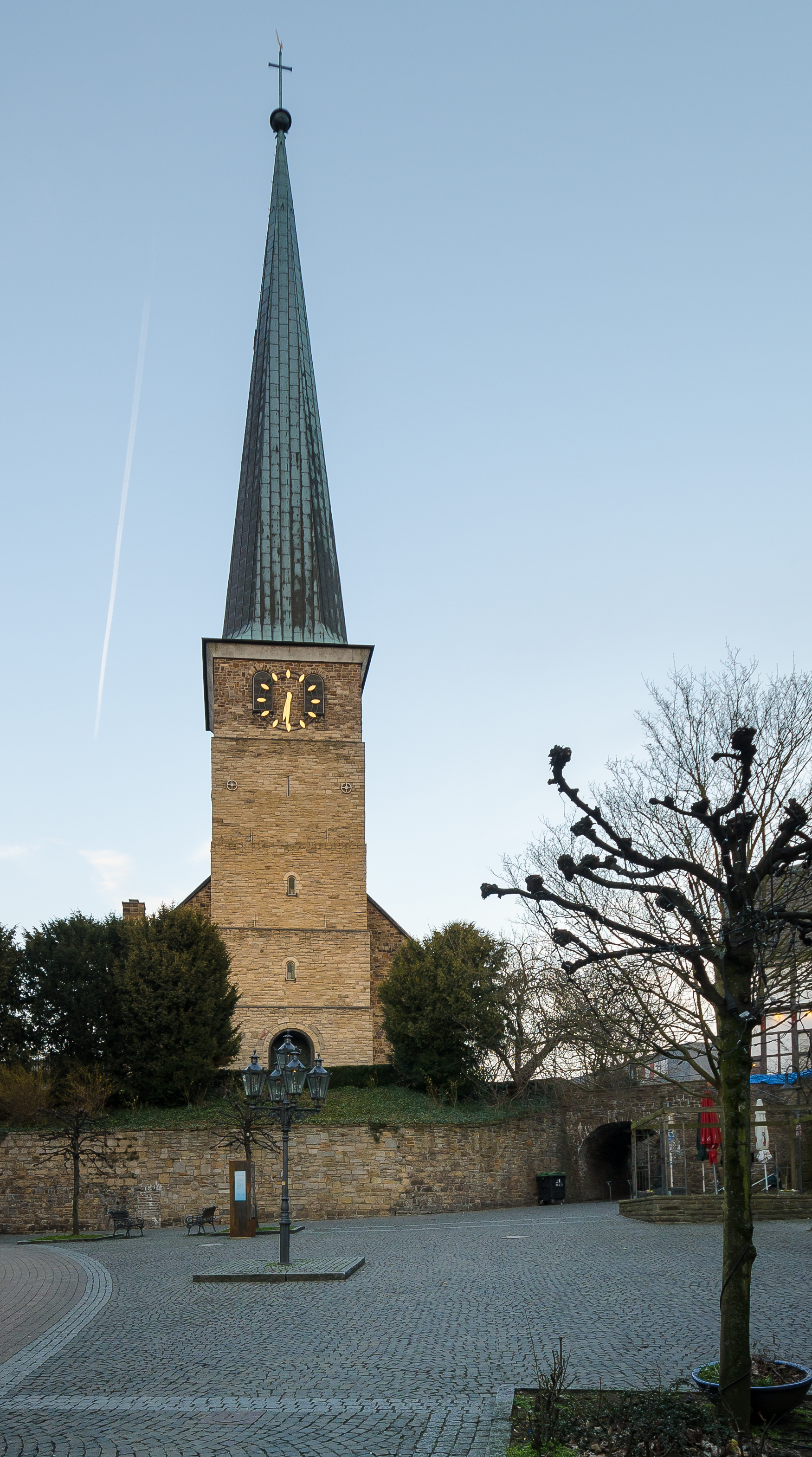 Petrikirche-Abends-2013