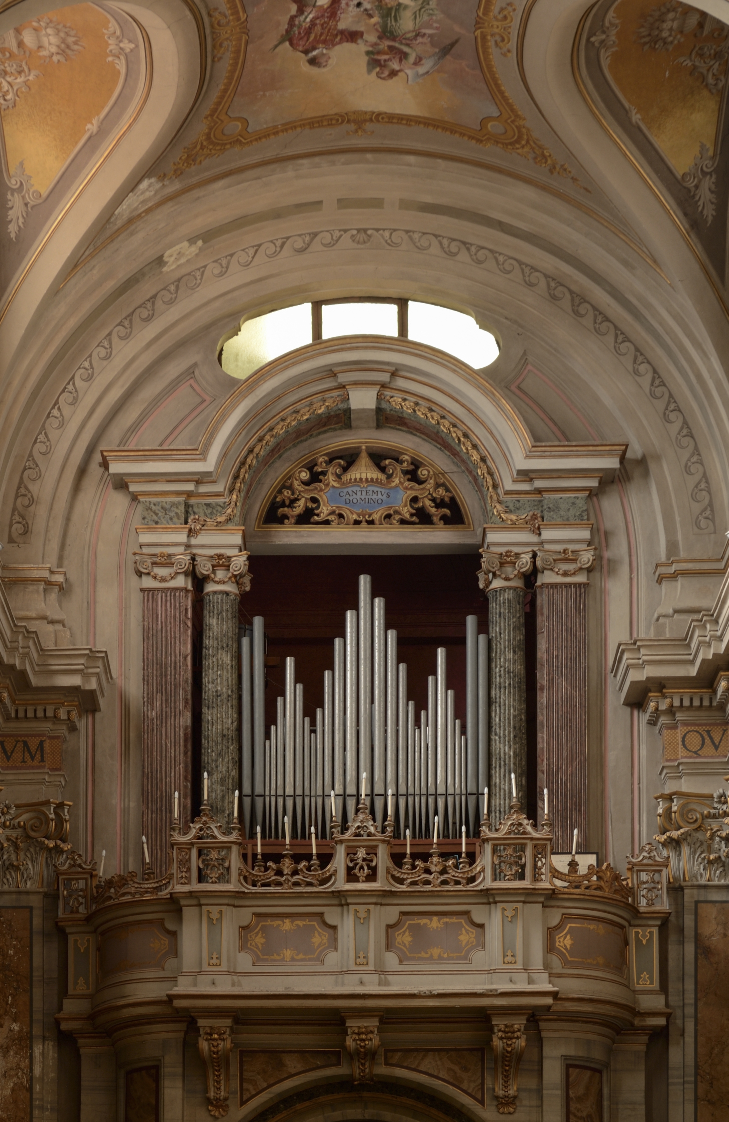 Pipe organ of the cathedral in Sutri