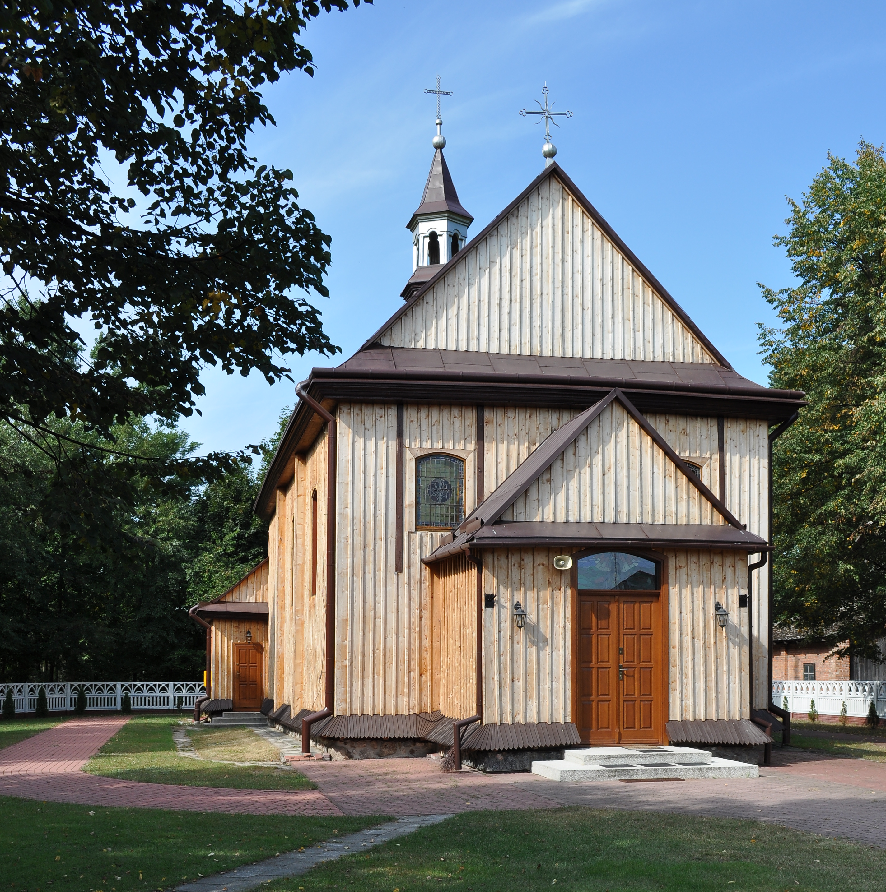 PL - Sarnów (powiat mielecki) - kościół Najświętszego Serca Pana Jezusa - Kroton 003