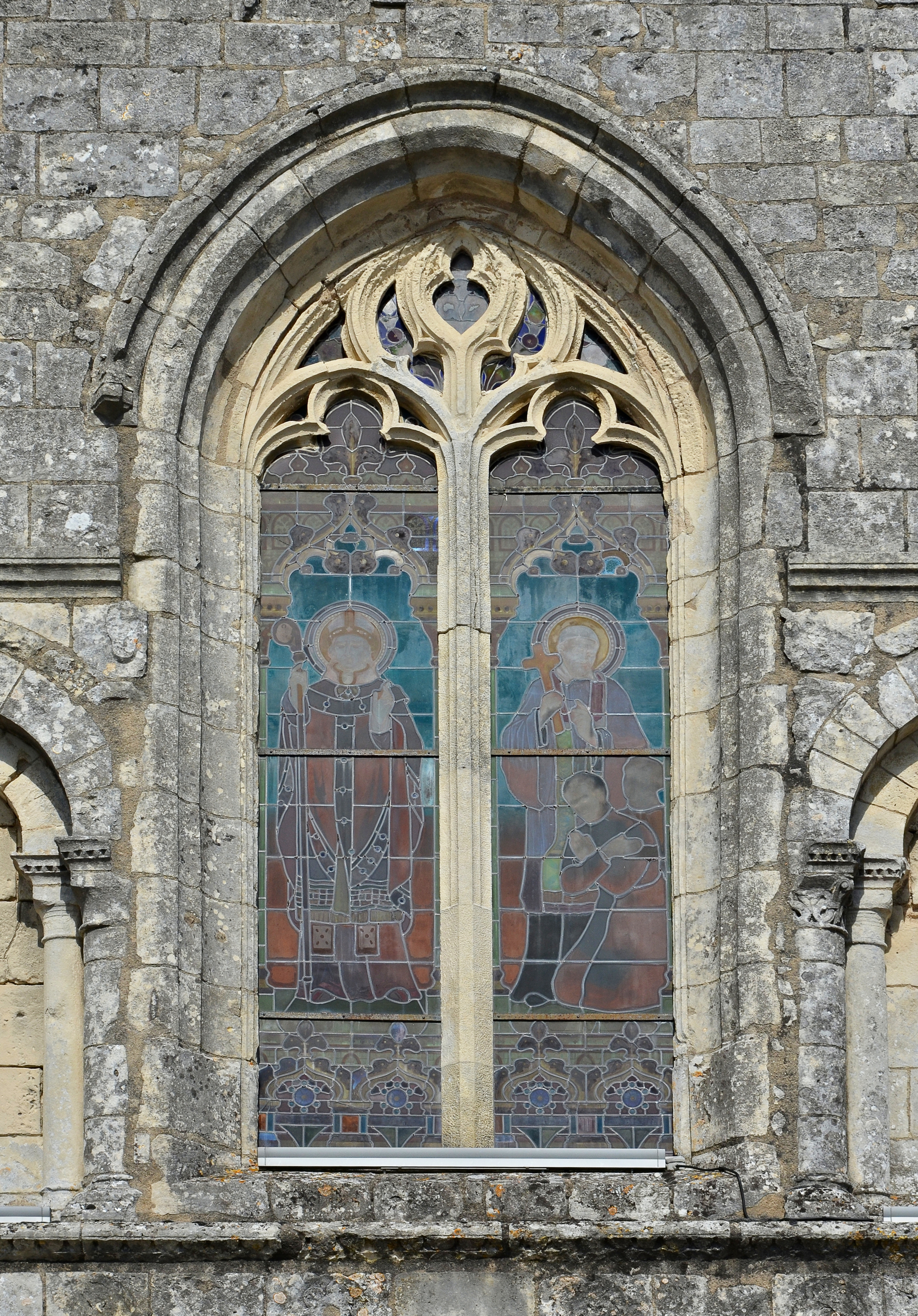 Pons 17 Façade église fenêtre 2014