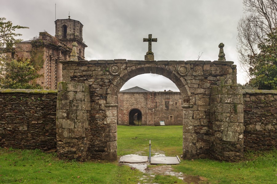 2017 Arco de acceso ao Mosteiro de Monfero. Galiza-11