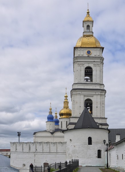 Павлинская башня и соборная колокольня