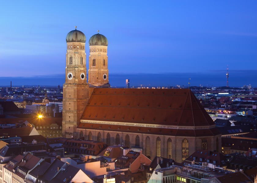 Frauenkirche München abends