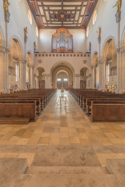 Herz-Jesu-Kirche (Augsburg) - view towards the main entrance and pipe organ (HDRI)