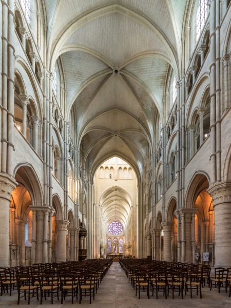 Laon Cathedral Interior 02