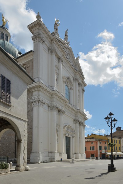 Montichiari duomo facciata e Piazza Santa Maria