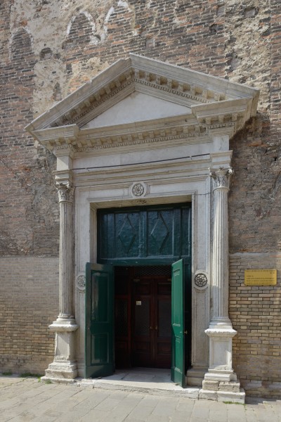 Murano San Pietro Martire portale Venezia