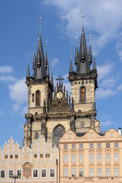 Praha Týn Church Towers 02