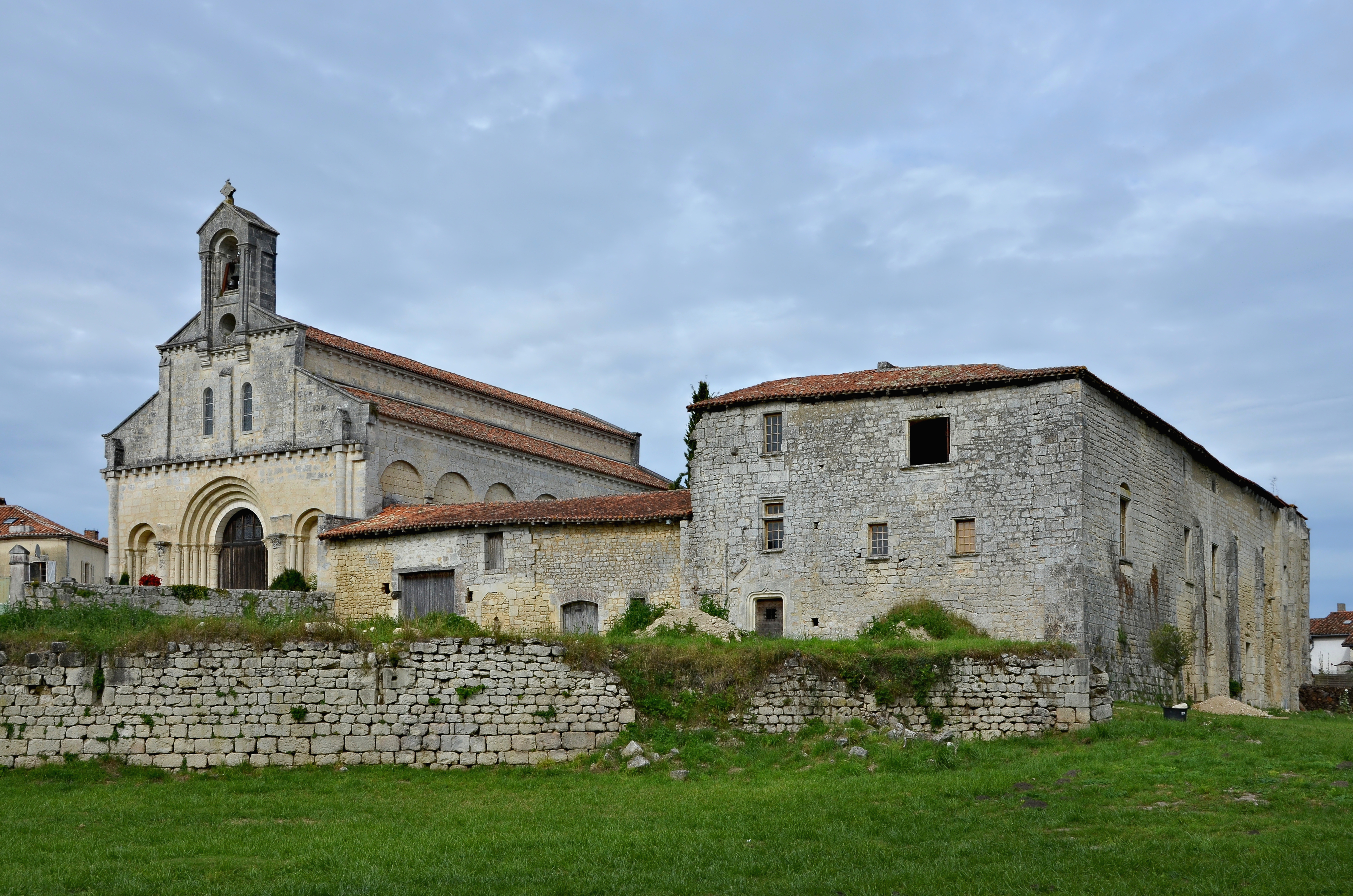 Ronsenac 16 Église&prieuré 2014