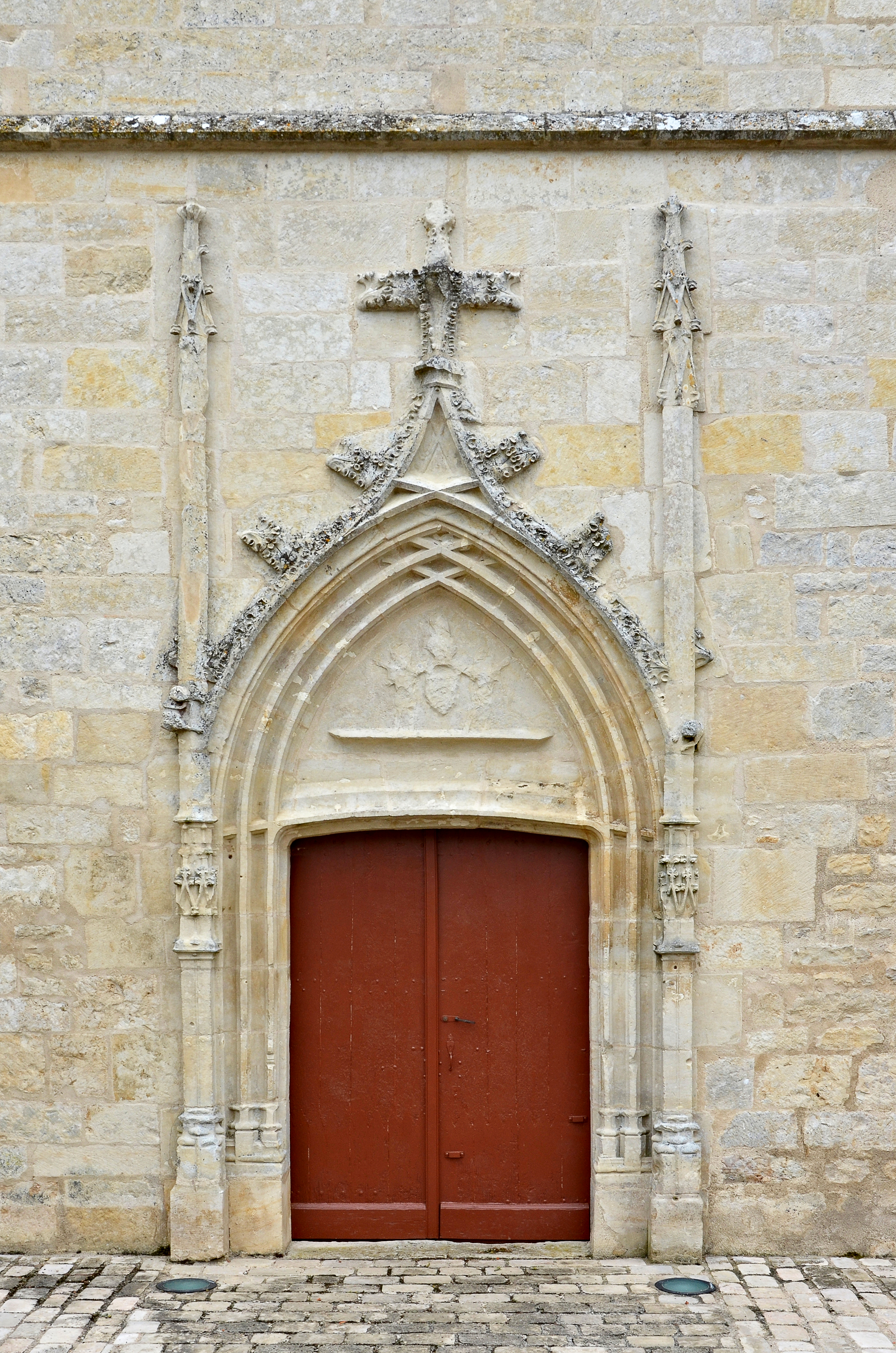 Saint-Macoux 86 Église portail 2013