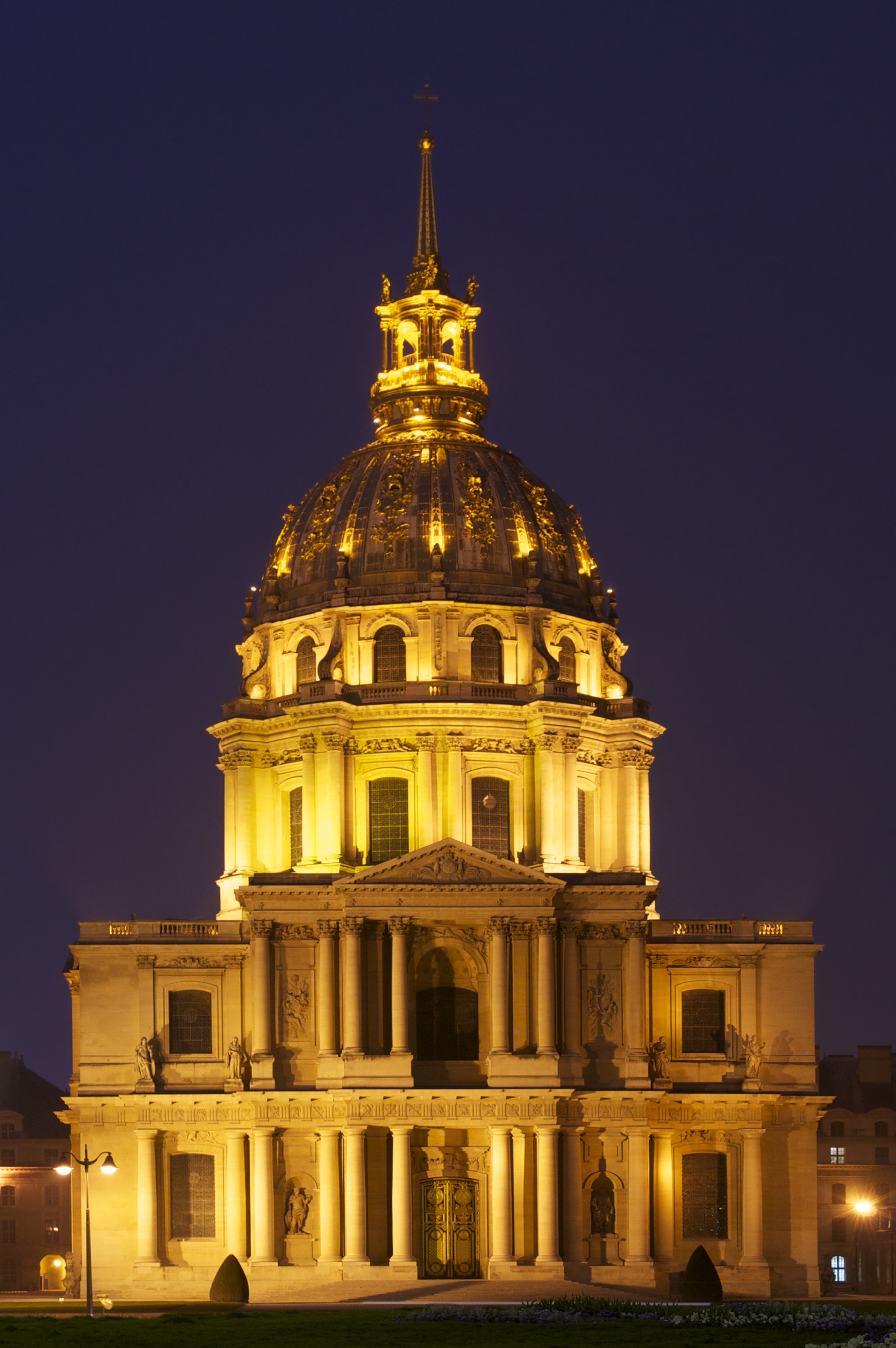 Saint Louis des Invalides Eglise du Dôme de nuit by night