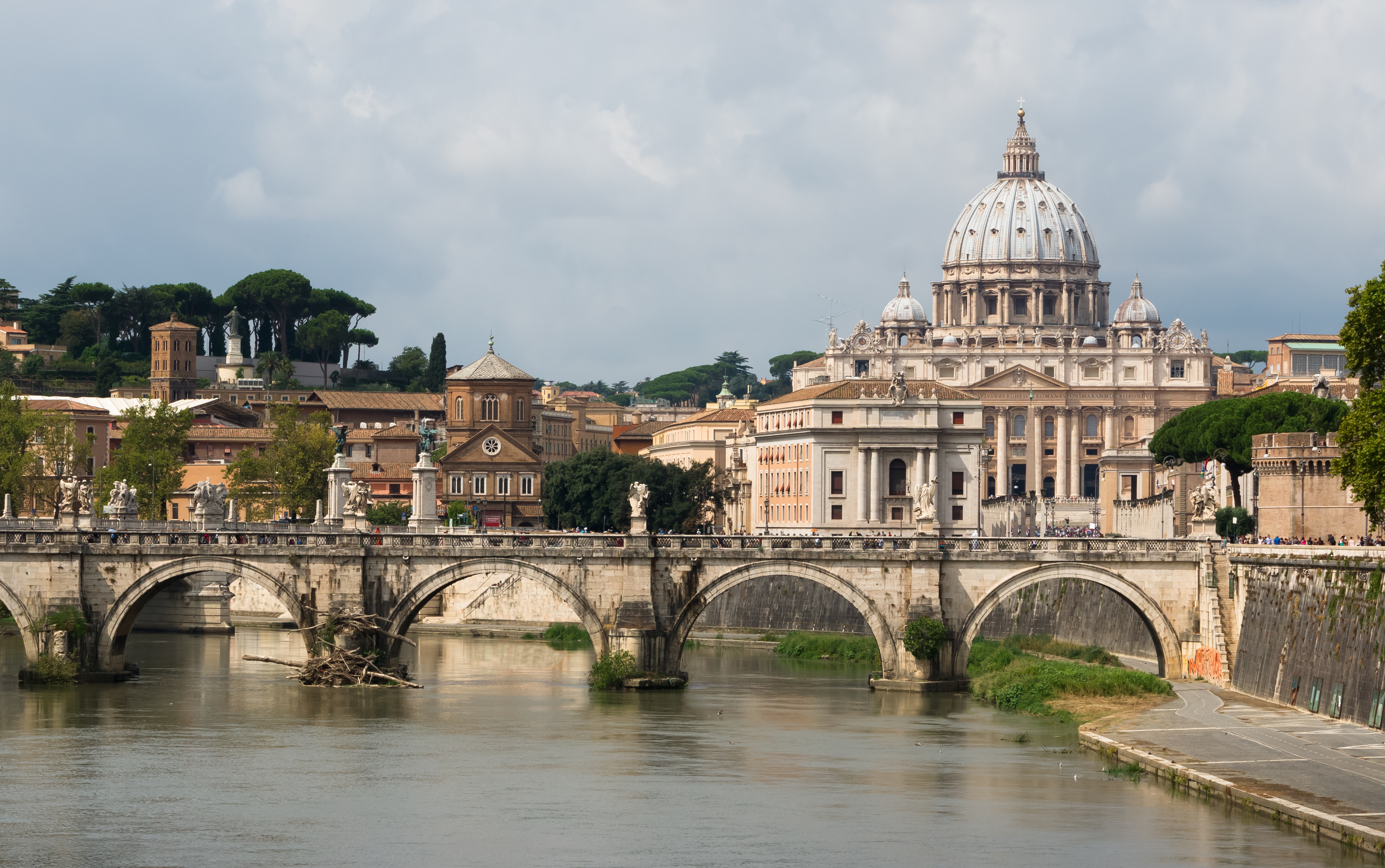 Saint Peter, Sant'Angelo bridge, Rome, Italy