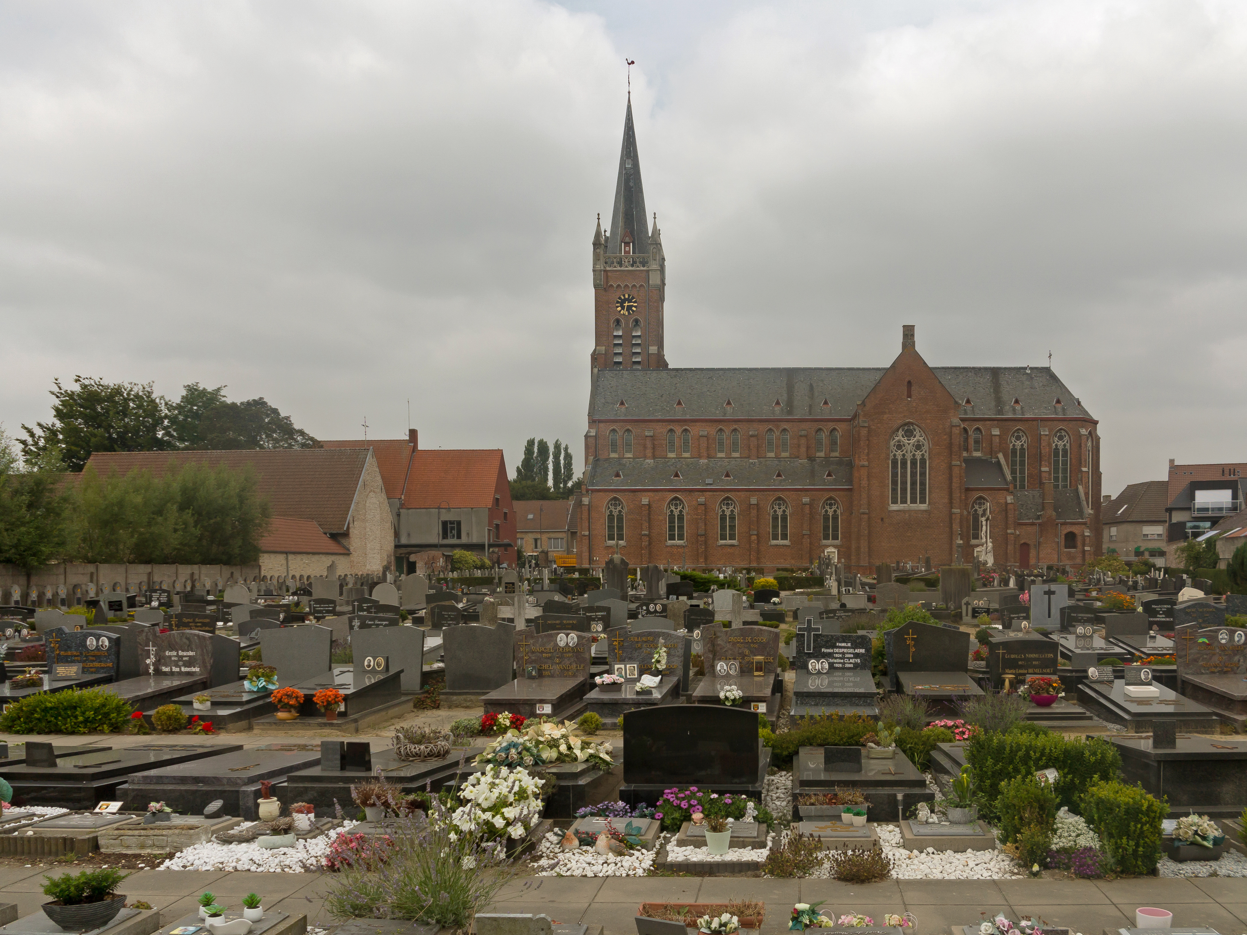 Sijsele, de Sint Martinuskerk oeg78954 foto6 2015-08-10 14.27