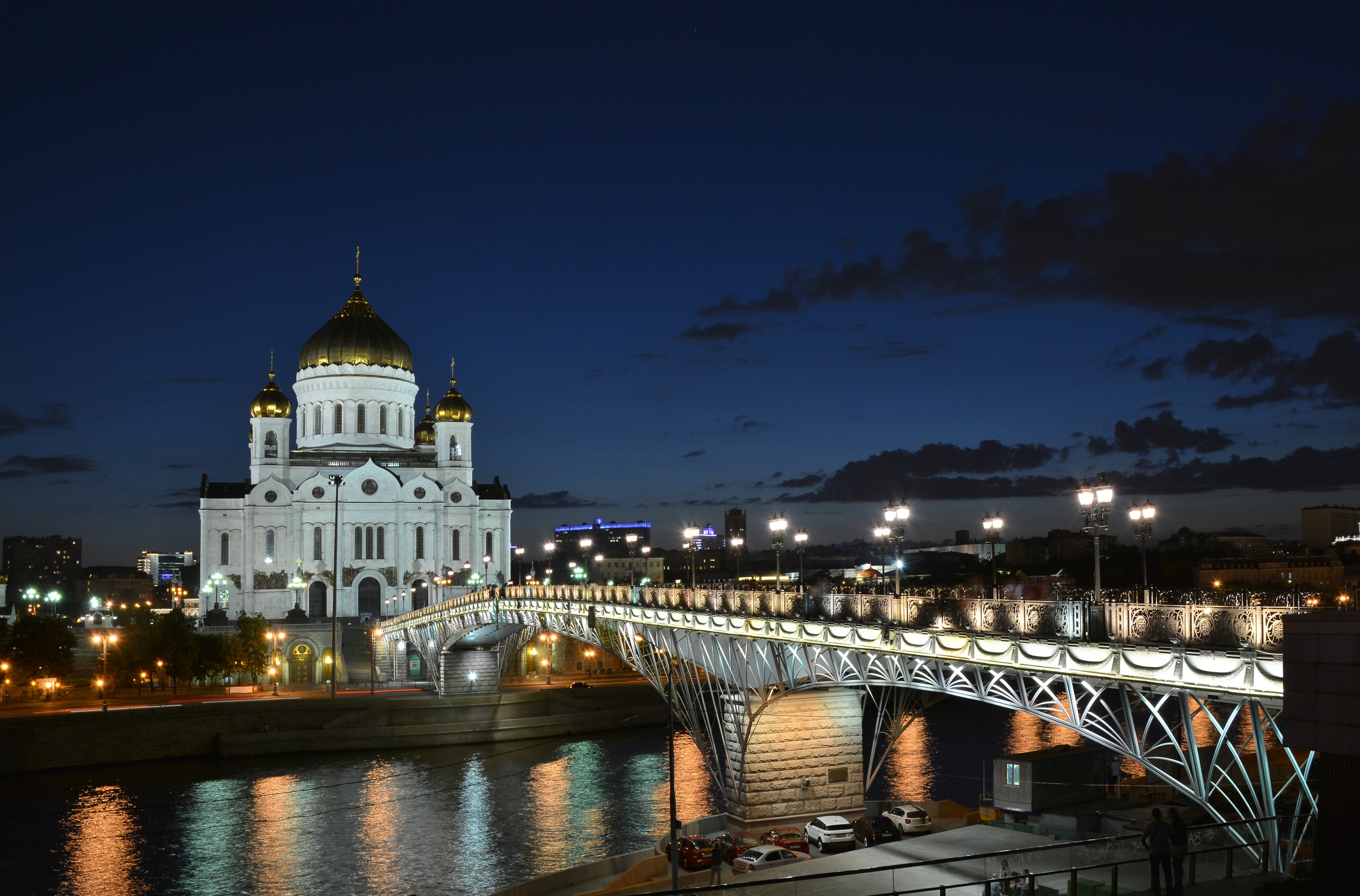 Cathedral of Christ the Saviour and Patriarshy bridge at night 03