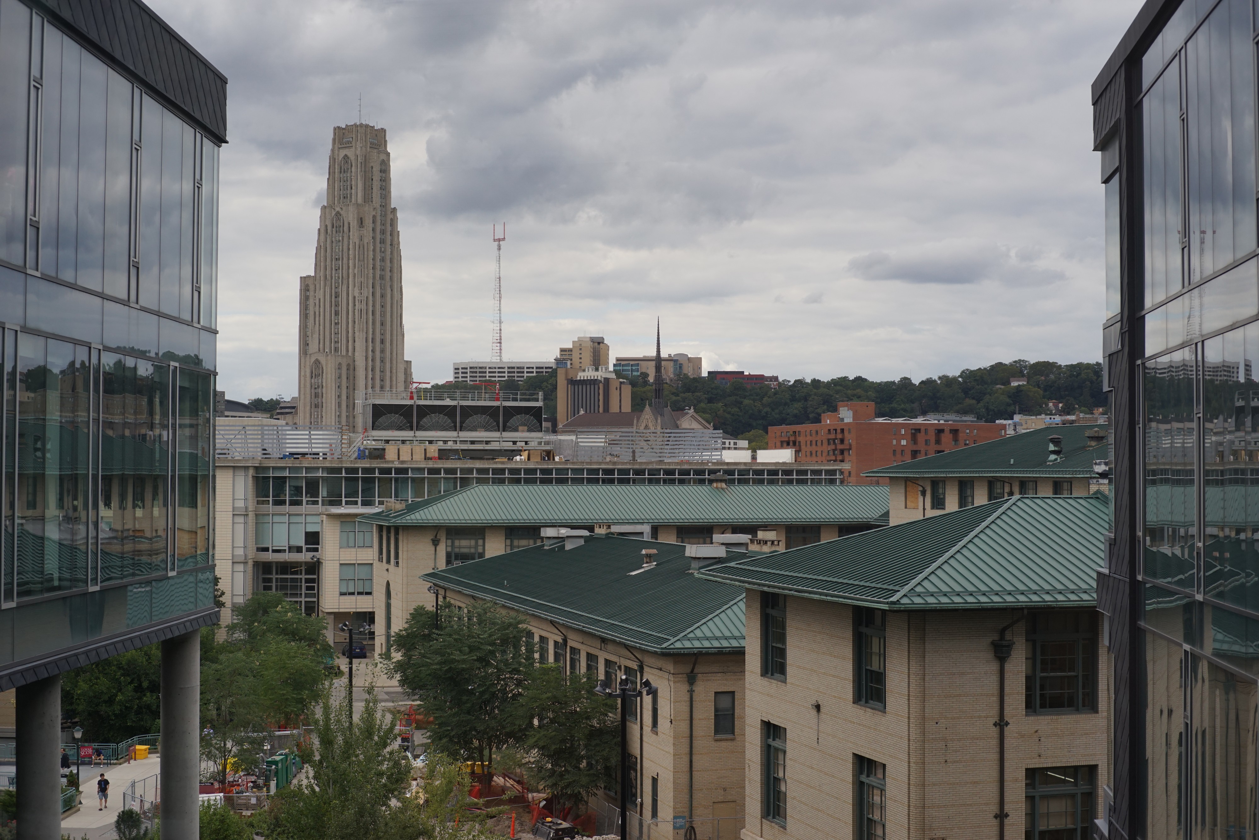 Cathedral of Learning as seen from Gates Hillman Center