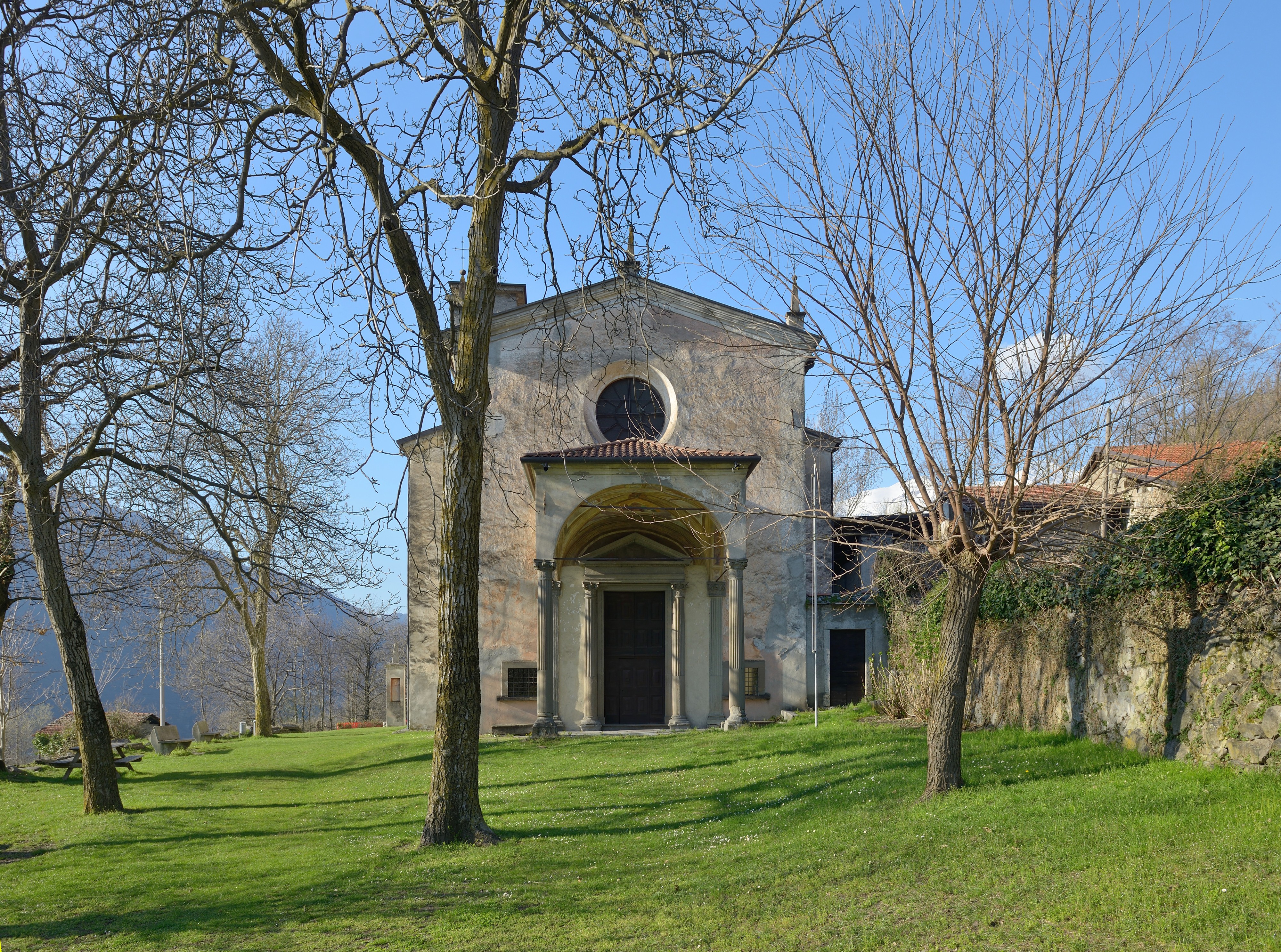 Chiesa delle Sante Faustina e Liberata facciata sud 2013