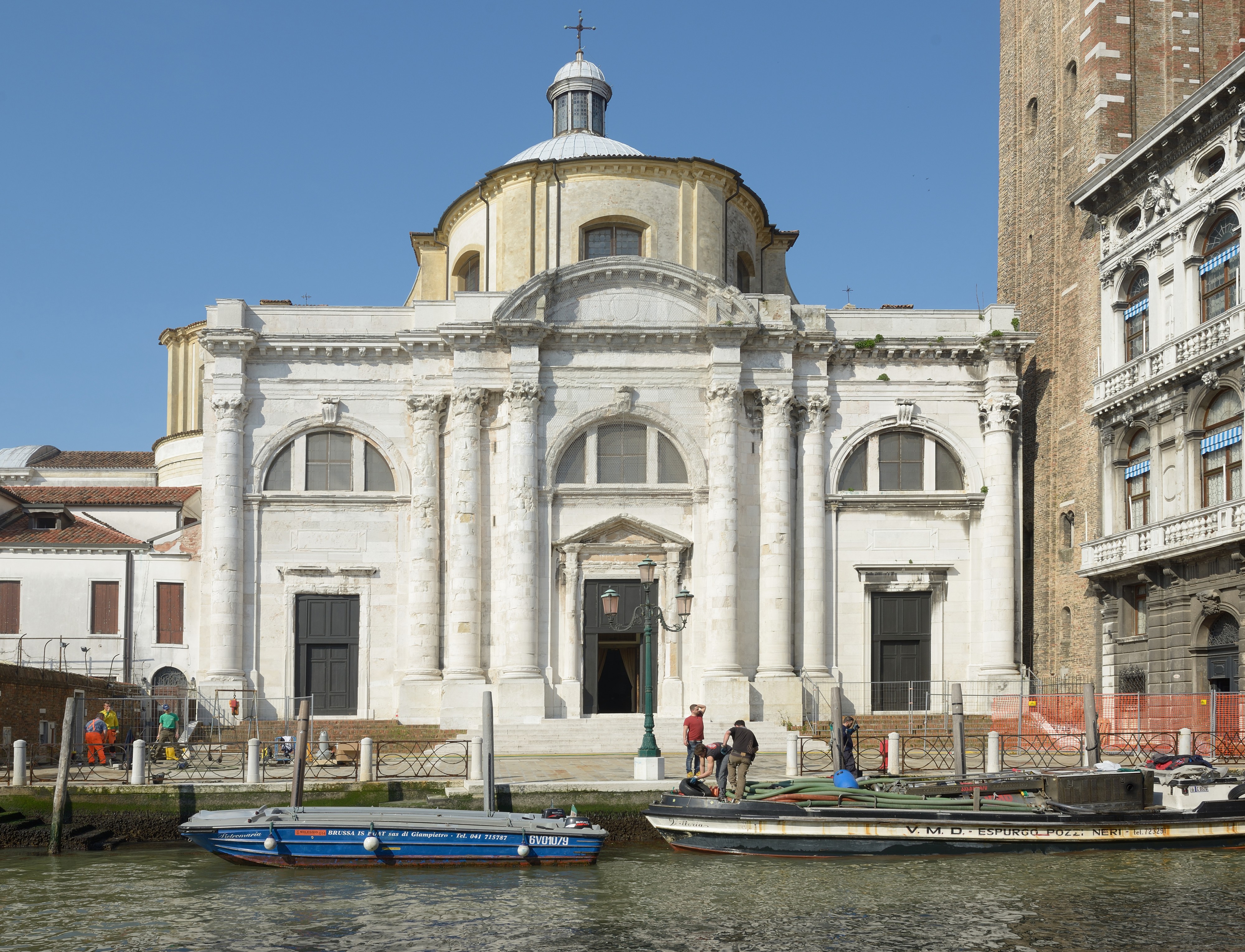 Chiesa di San Geremia facciata sul canale Cannaregio