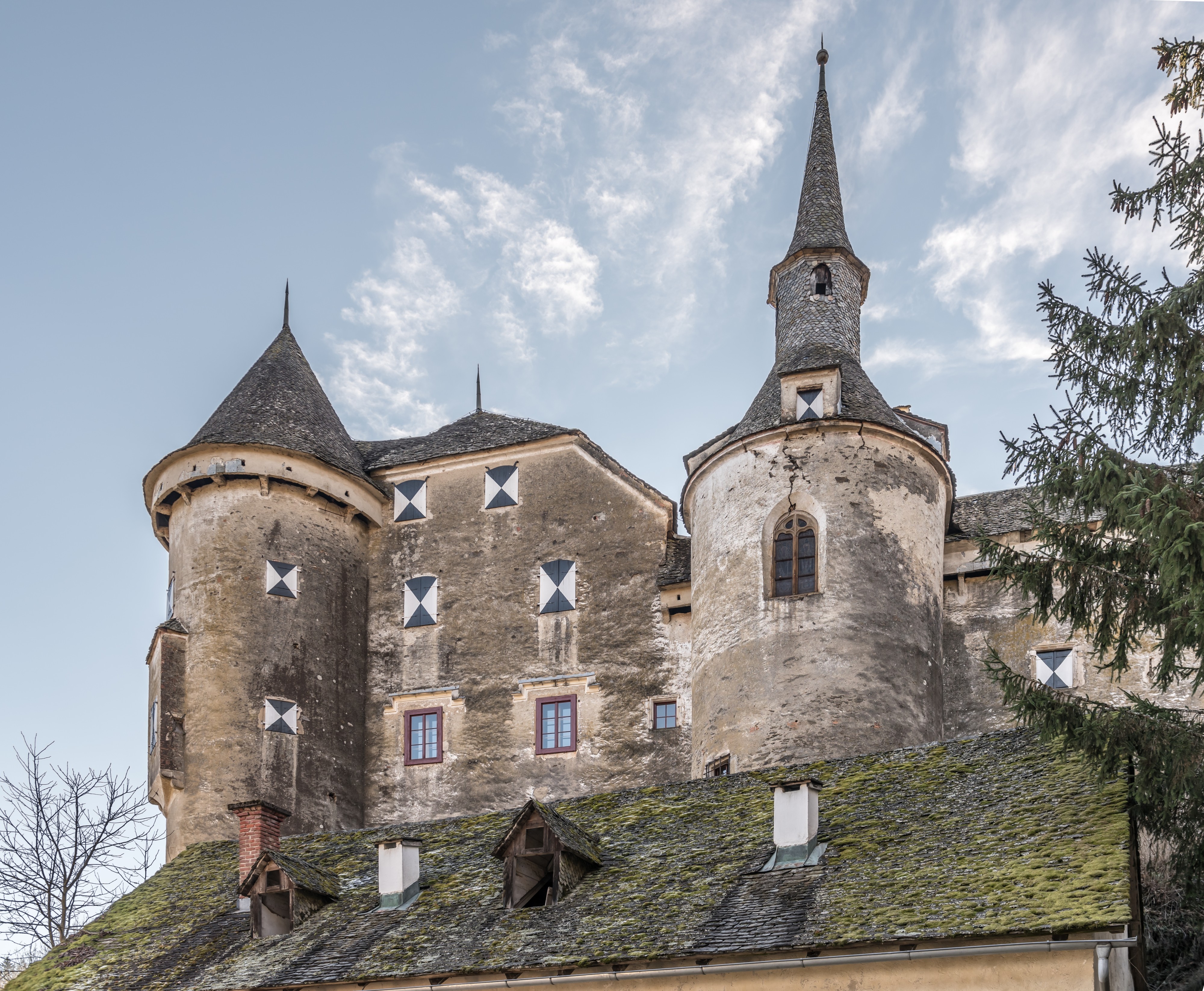 Frauenstein Schloss Frauenstein Nord-Ansicht mit Burgkapelle 14122016 5657