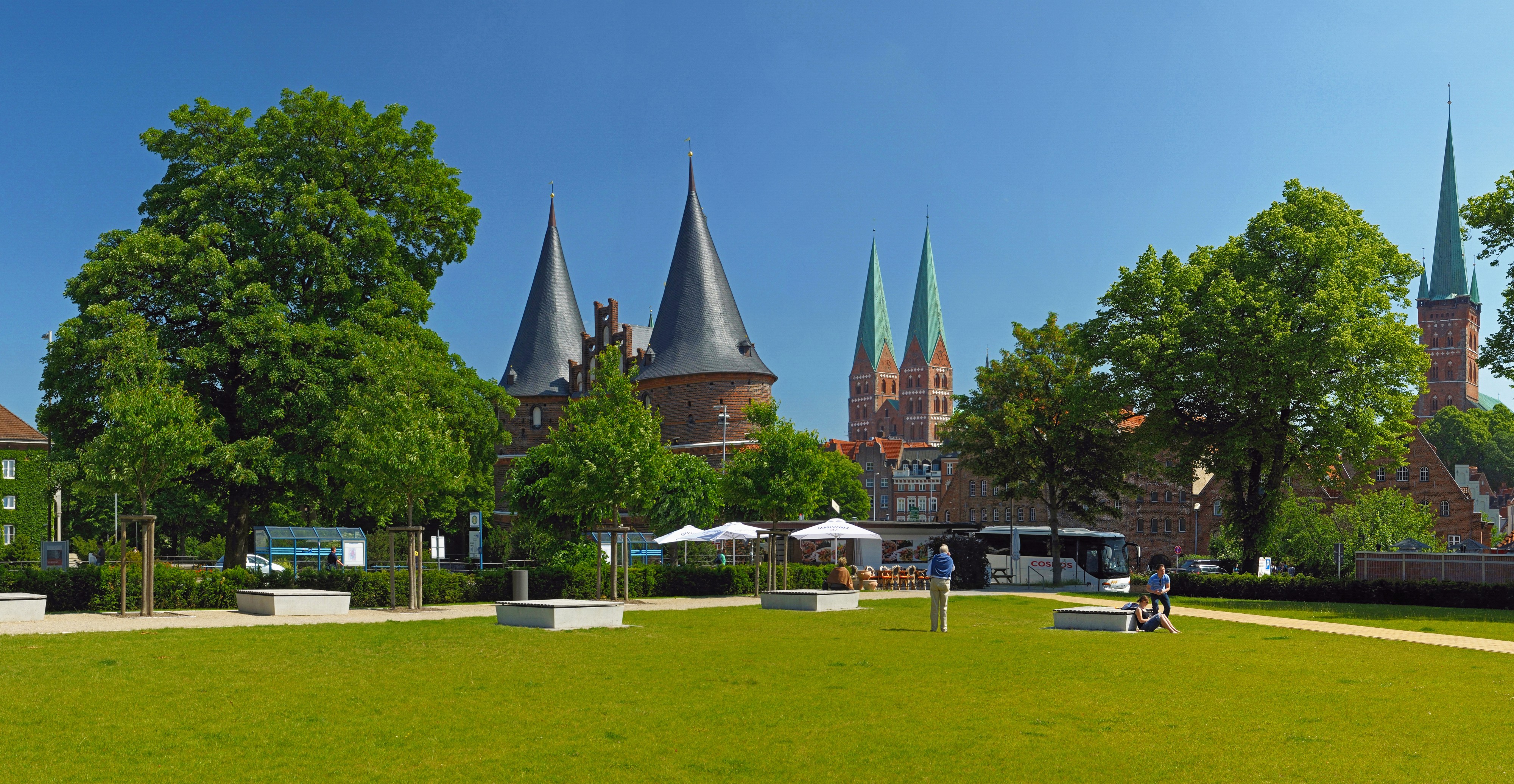 Holstentor, Marienkirche, Petrikirche. Lübeck, Deutschland