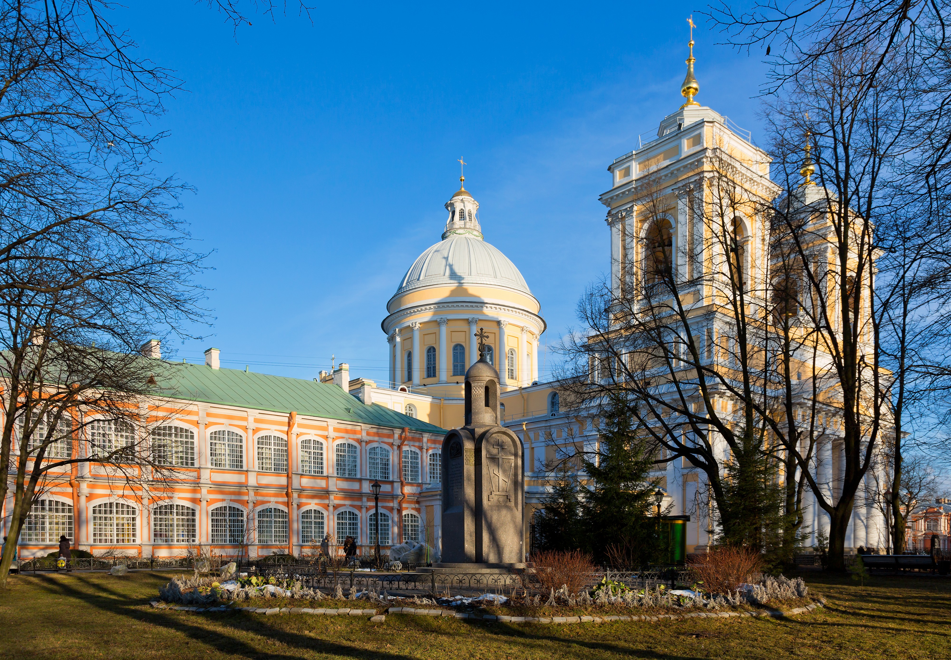 Holy Trinity Cathedral of Alexander Nevsky Lavra in SPB (01)