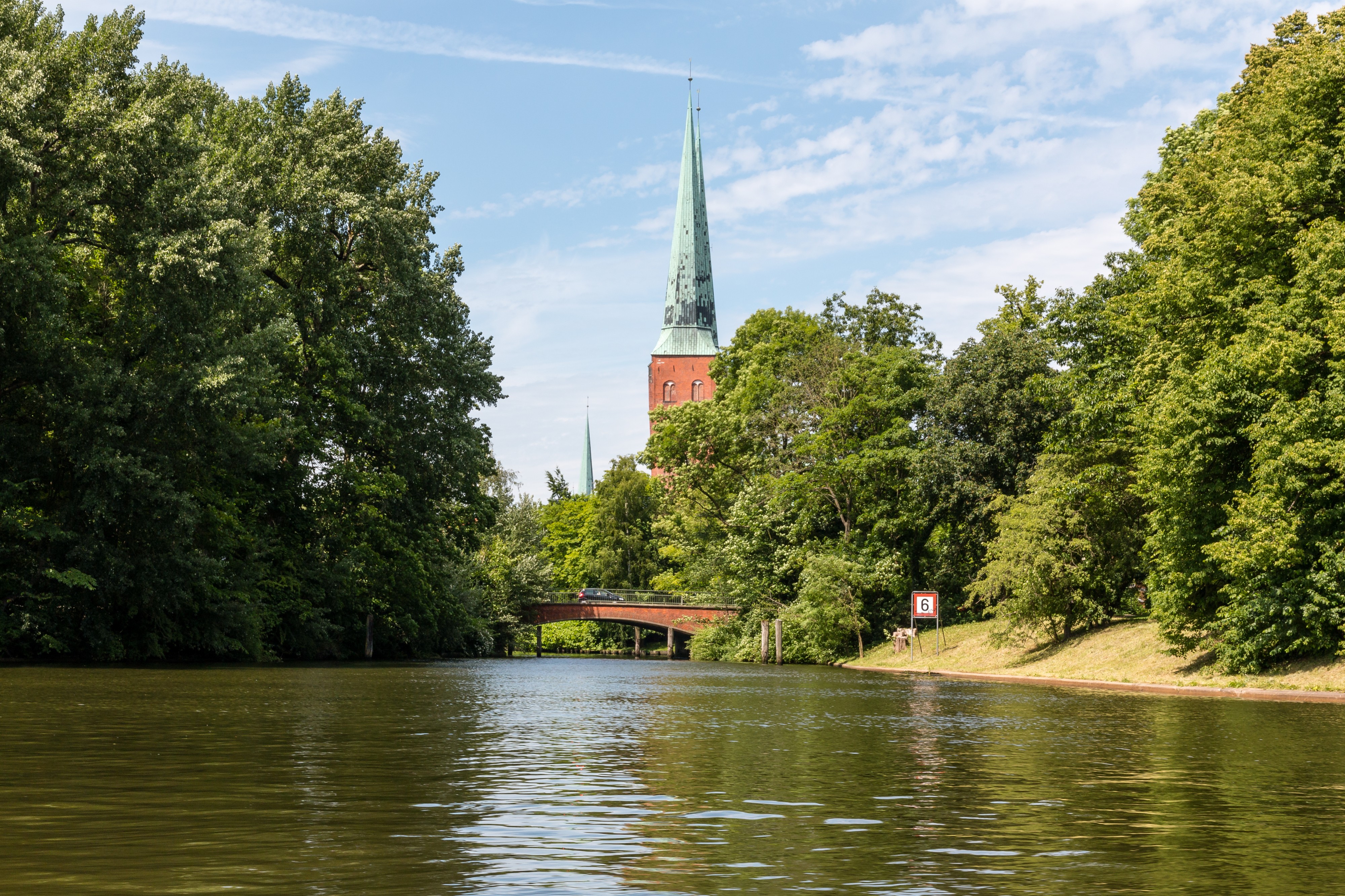 Lübeck, Trave und Lübecker Dom -- 2017 -- 0277