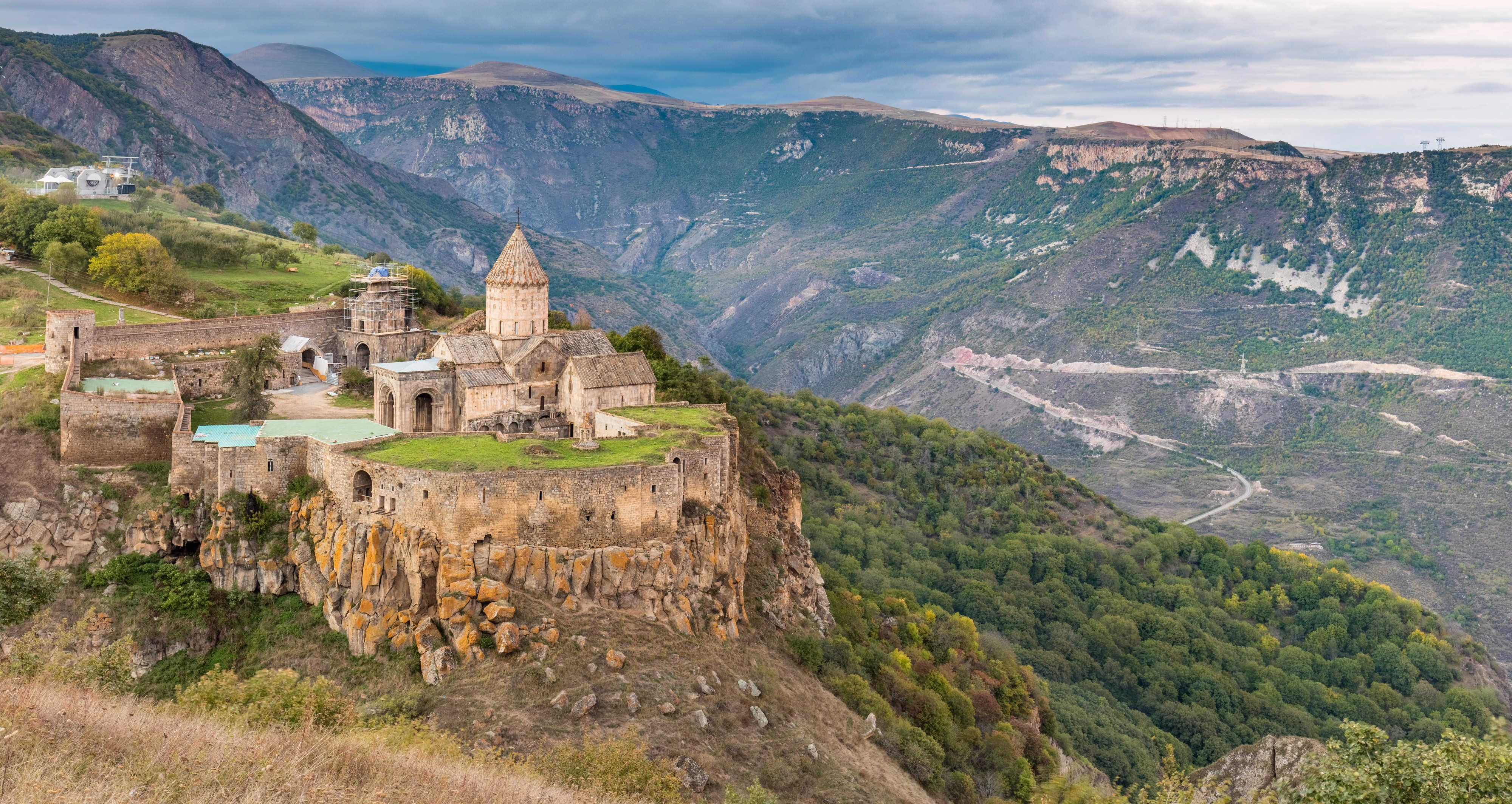 Monasterio de Tatev, Armenia, 2016-10-01, DD 86-88 HDR