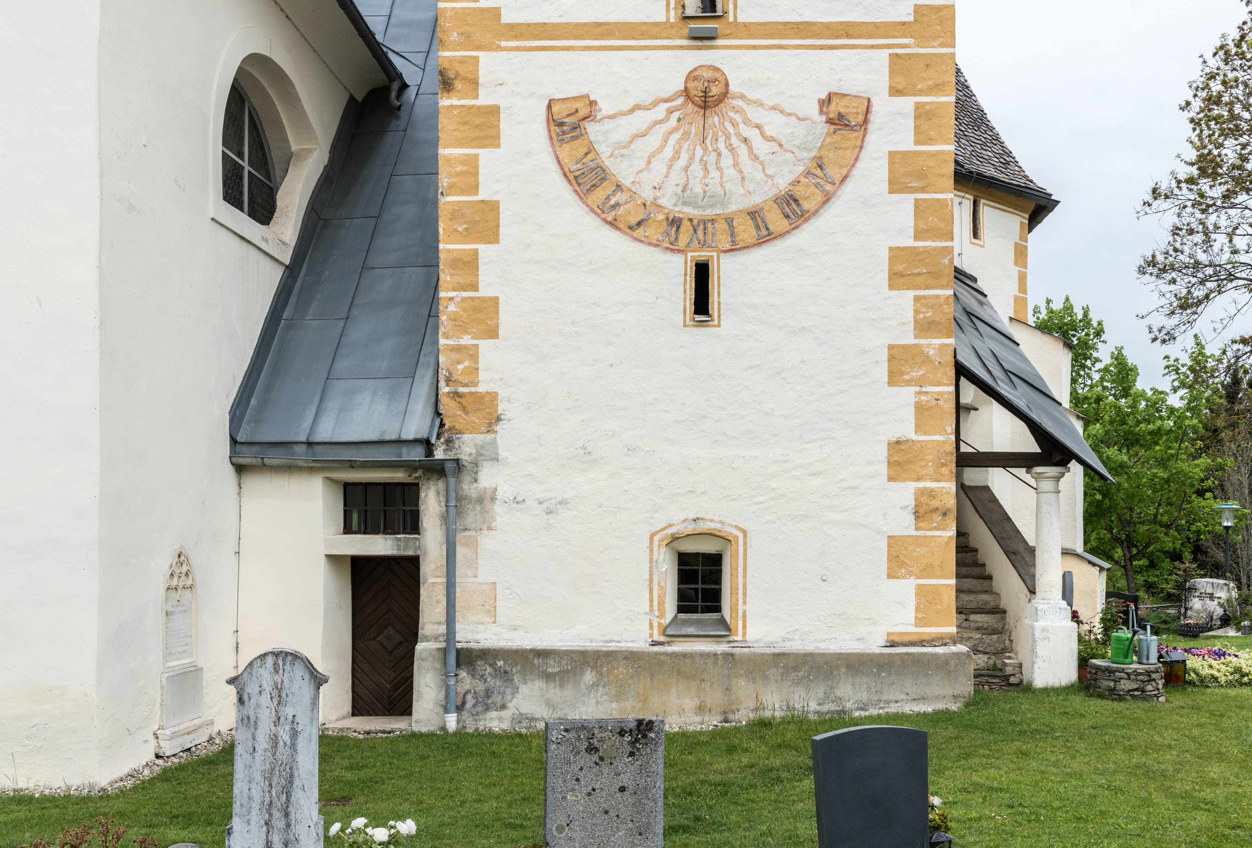 Moosburg Tigring Pfarrkirche hl Egyd Sonnenuhr und Turmaufgang 03052017 8139
