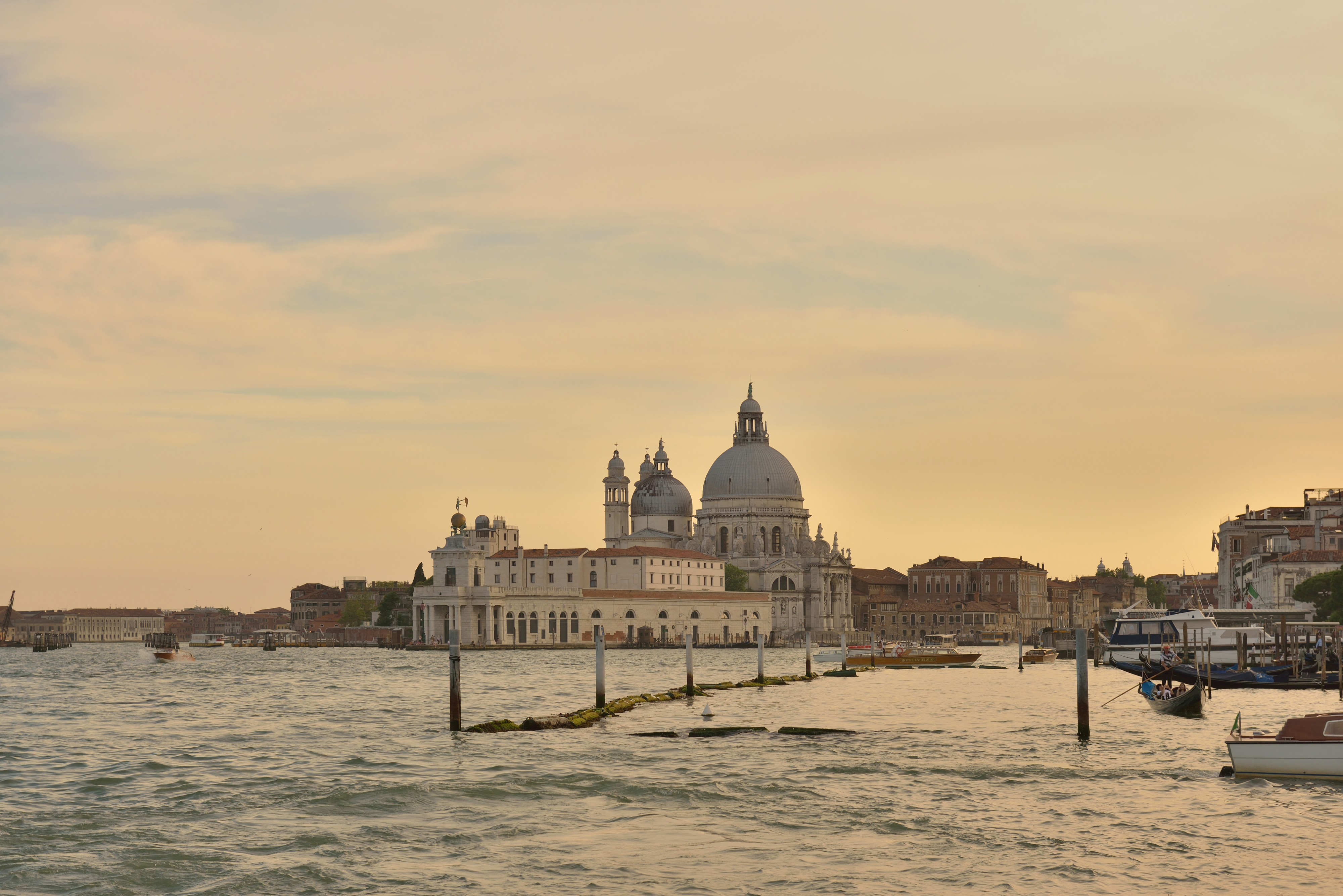 Venezia Tramonto punta della dogana e Basilica della Salute