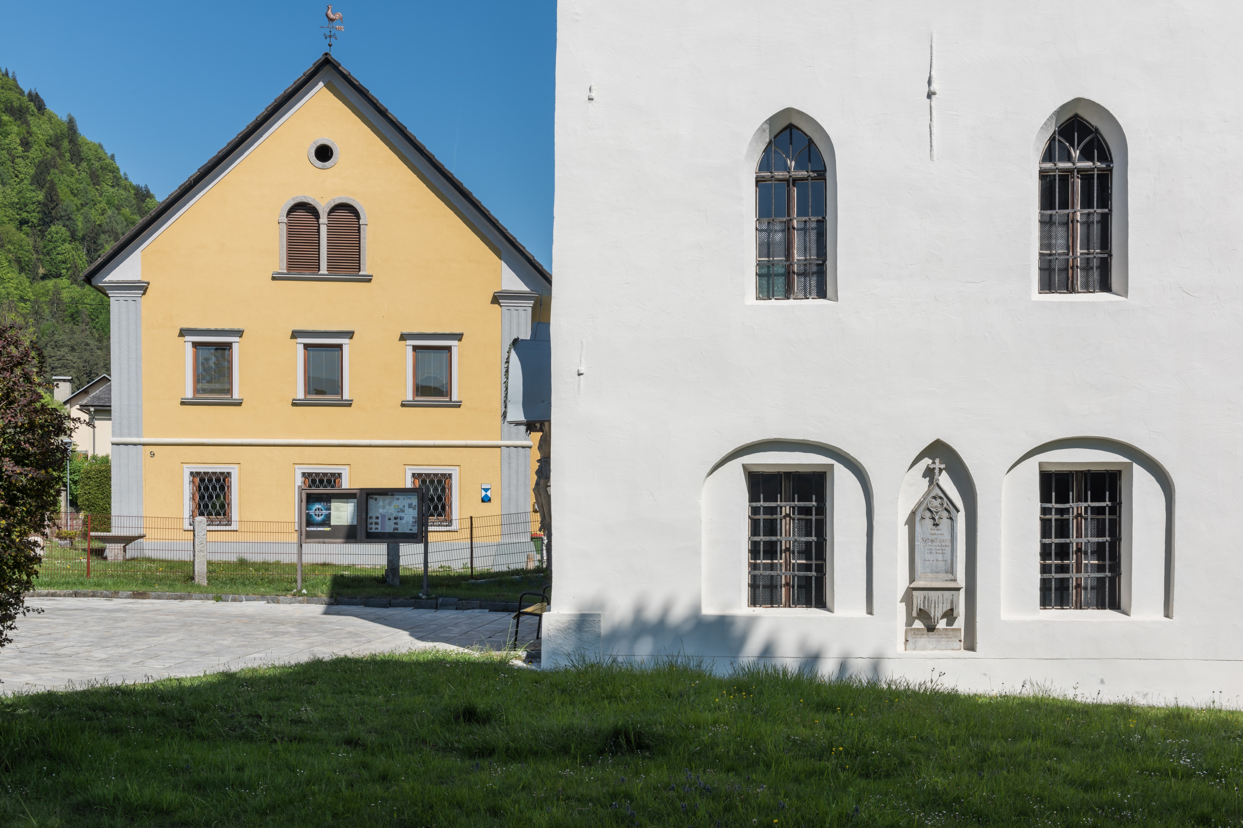 Villach Sankt Ruprecht Pfarrkirche hl Ruprecht und Wohnhaus 29042015 2838